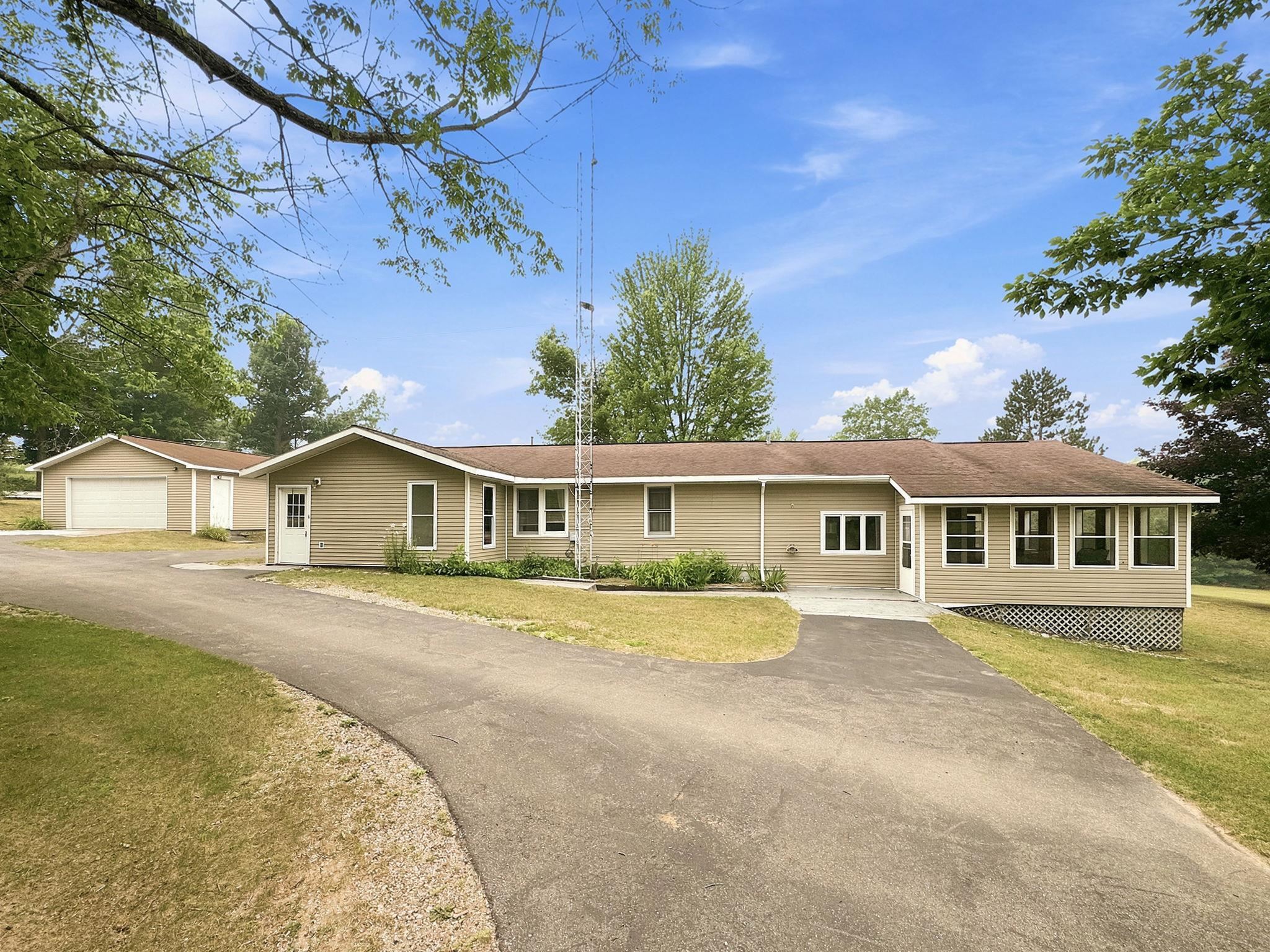 10976 E 3 Mile Road Property Photo 1