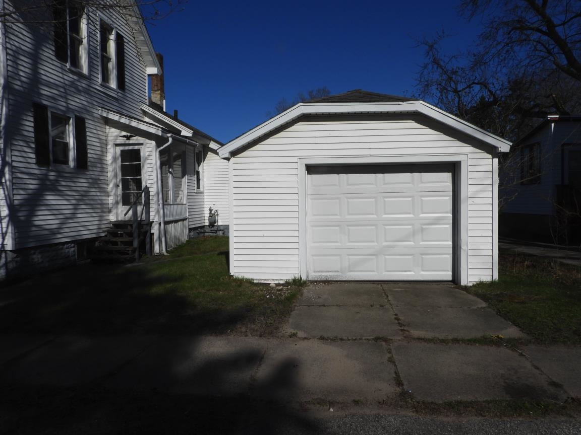 171 8th Street Property Photo 4