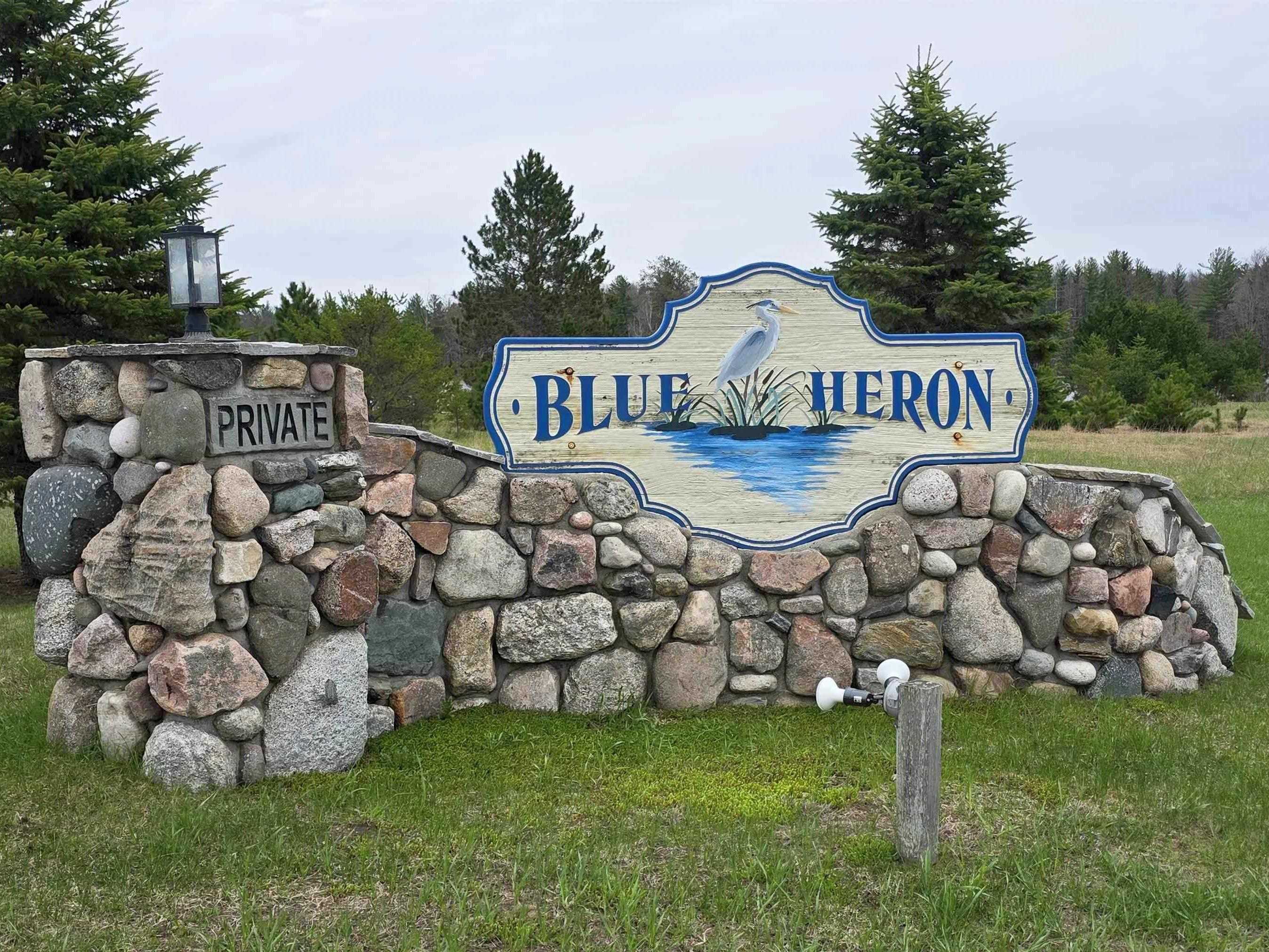 312 Blue Heron Drive Property Photo 3