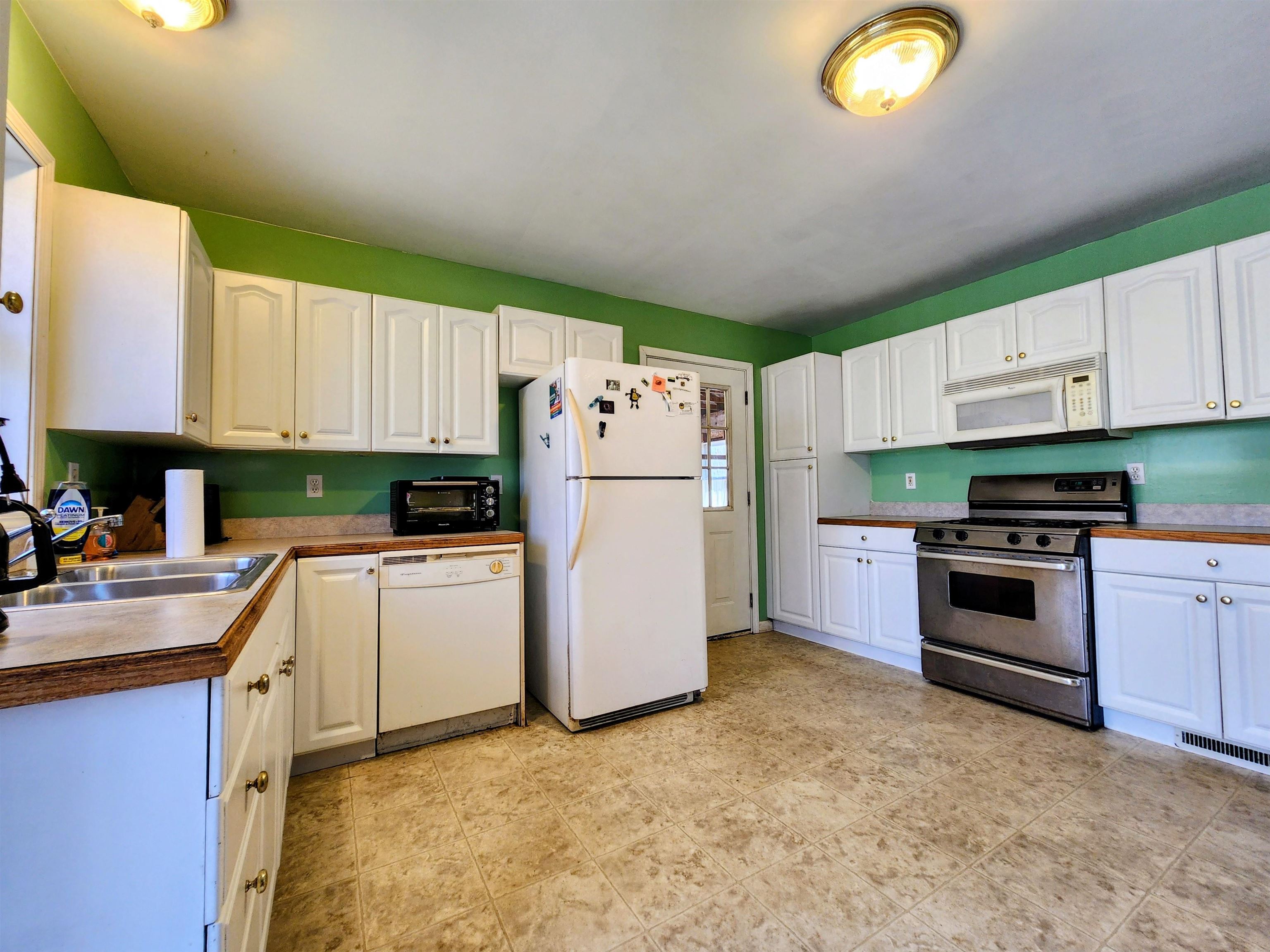 10097 Valley Park Drive Property Photo 5