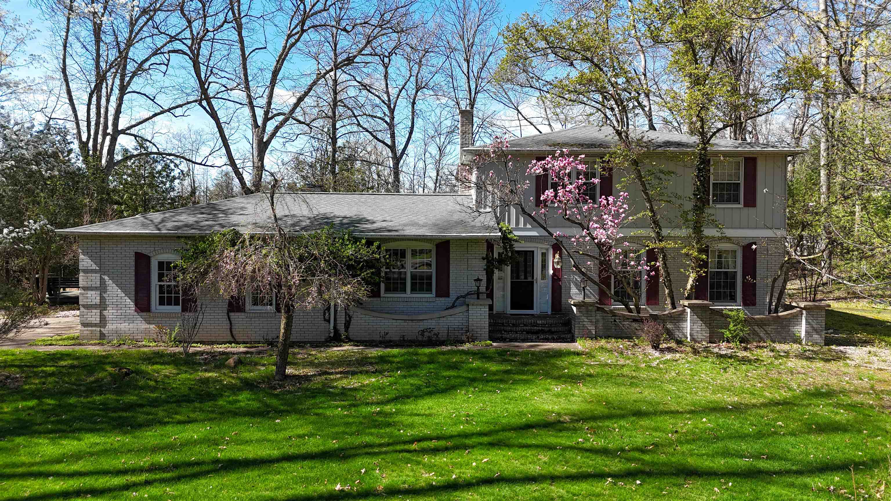 620 West Court Property Photo 2