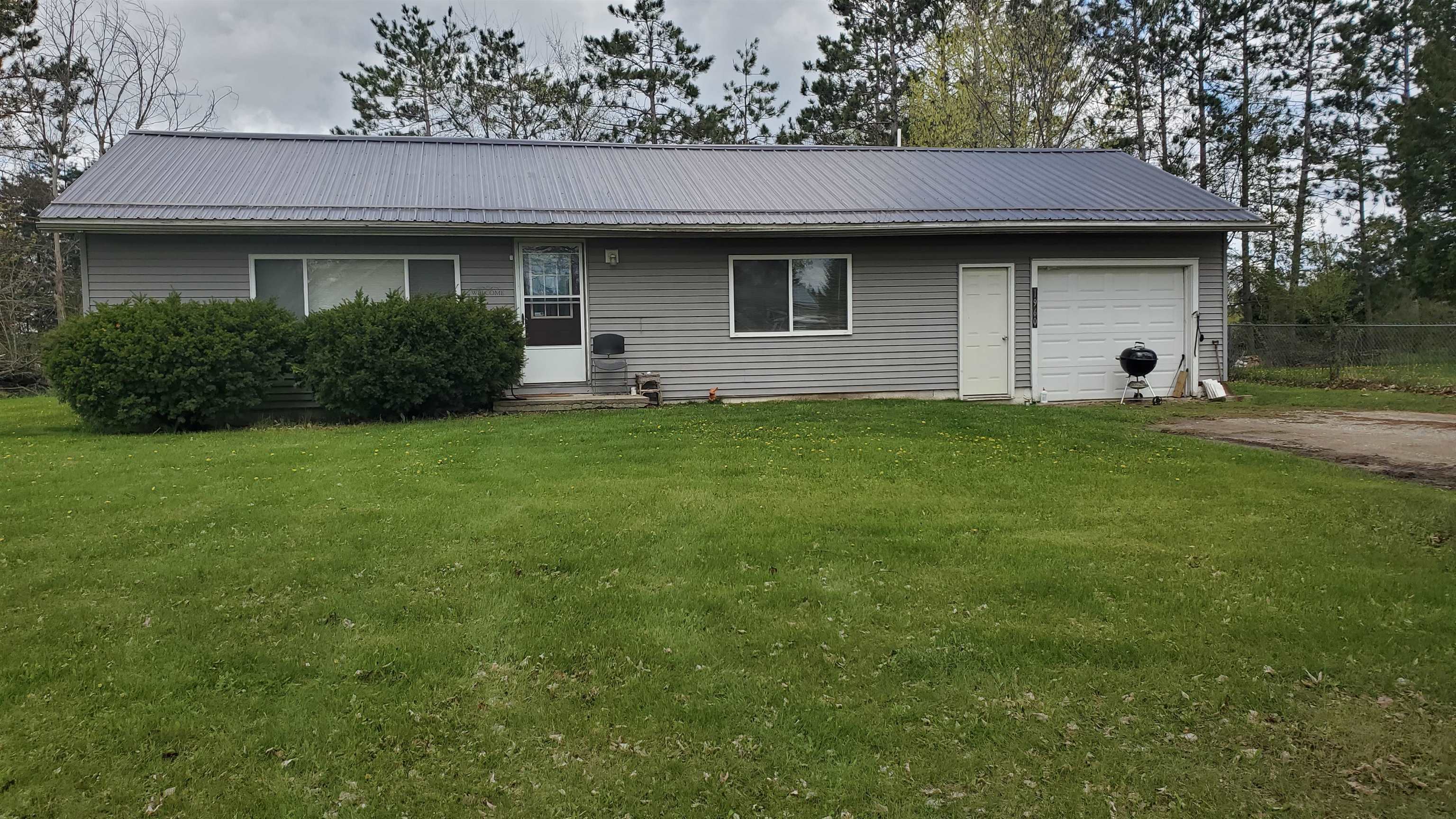 1960 S Winn Road Property Photo 1