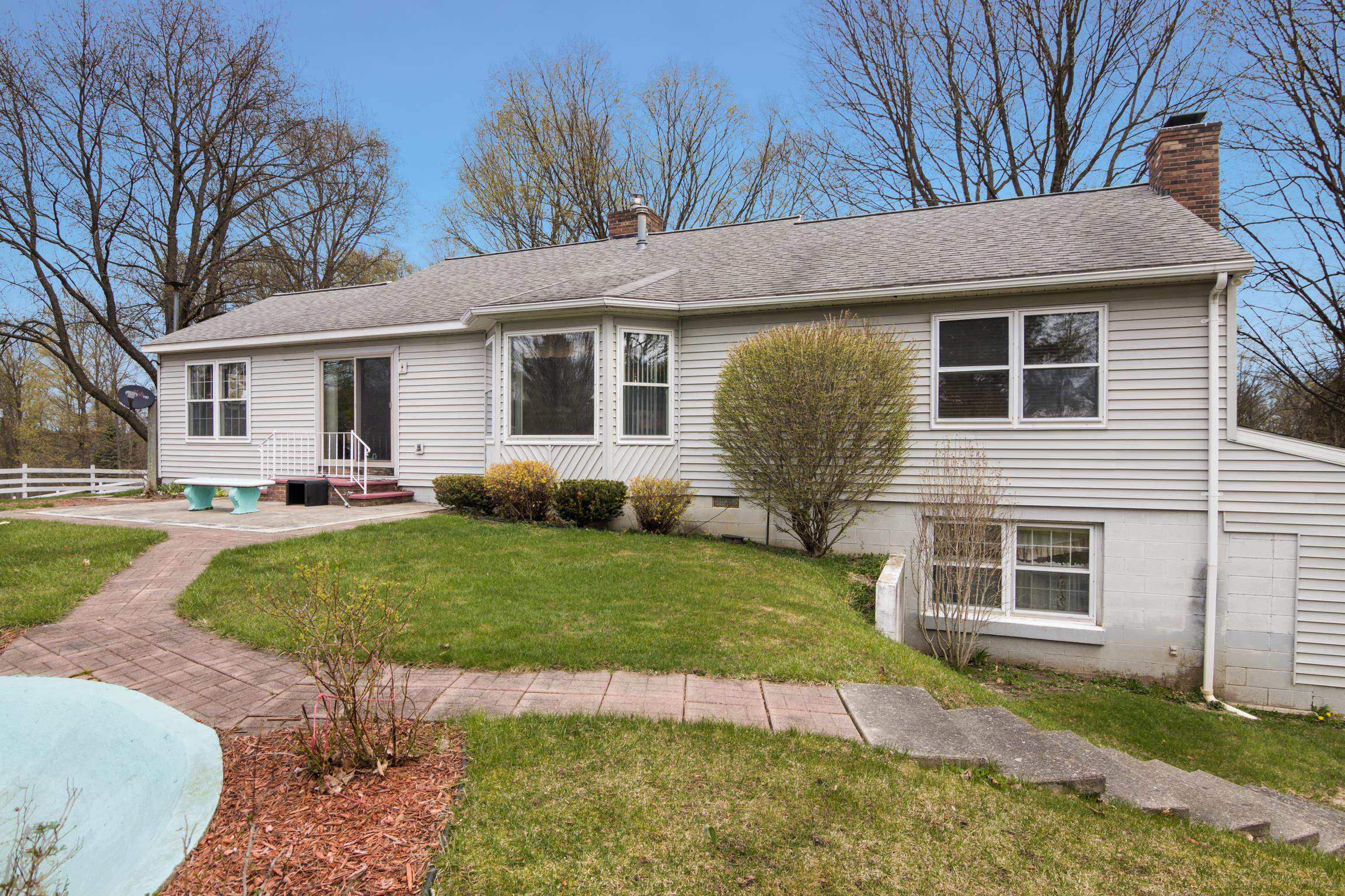 8124 Crisp Road Property Photo 14