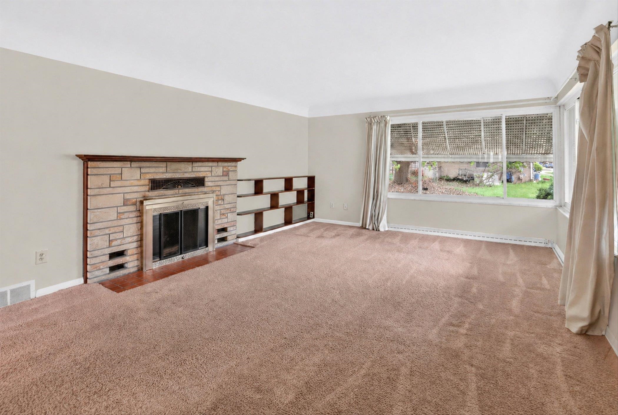 636 Rustic Drive Property Photo 7