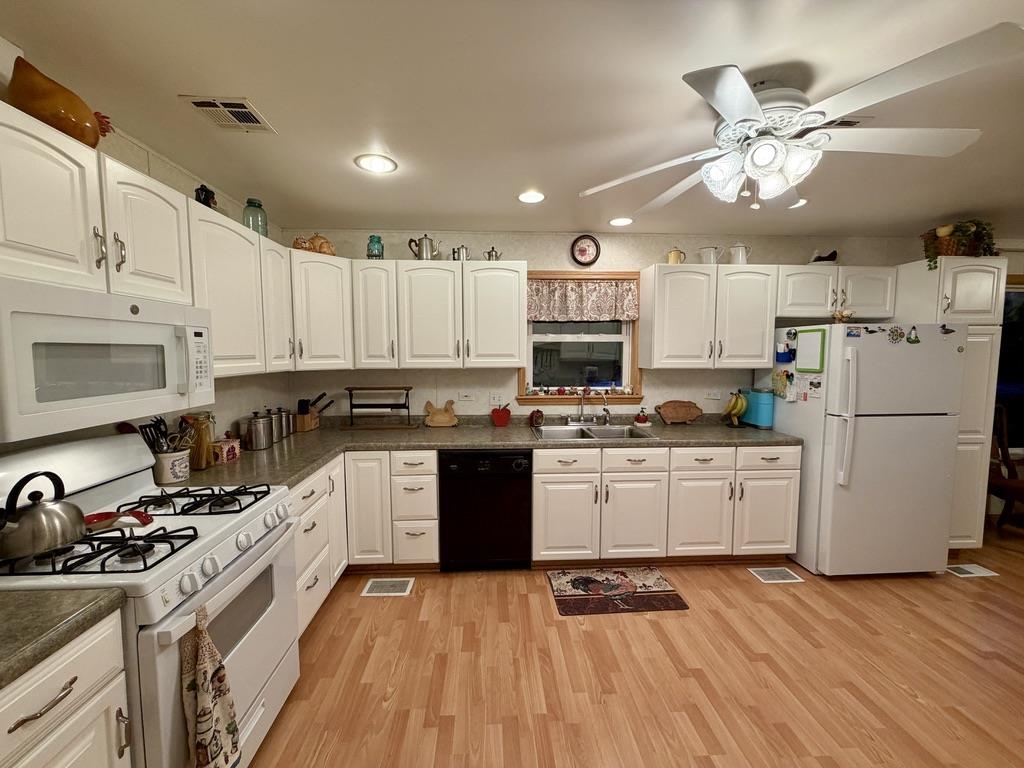 27646 White Cedar Drive Property Photo 11