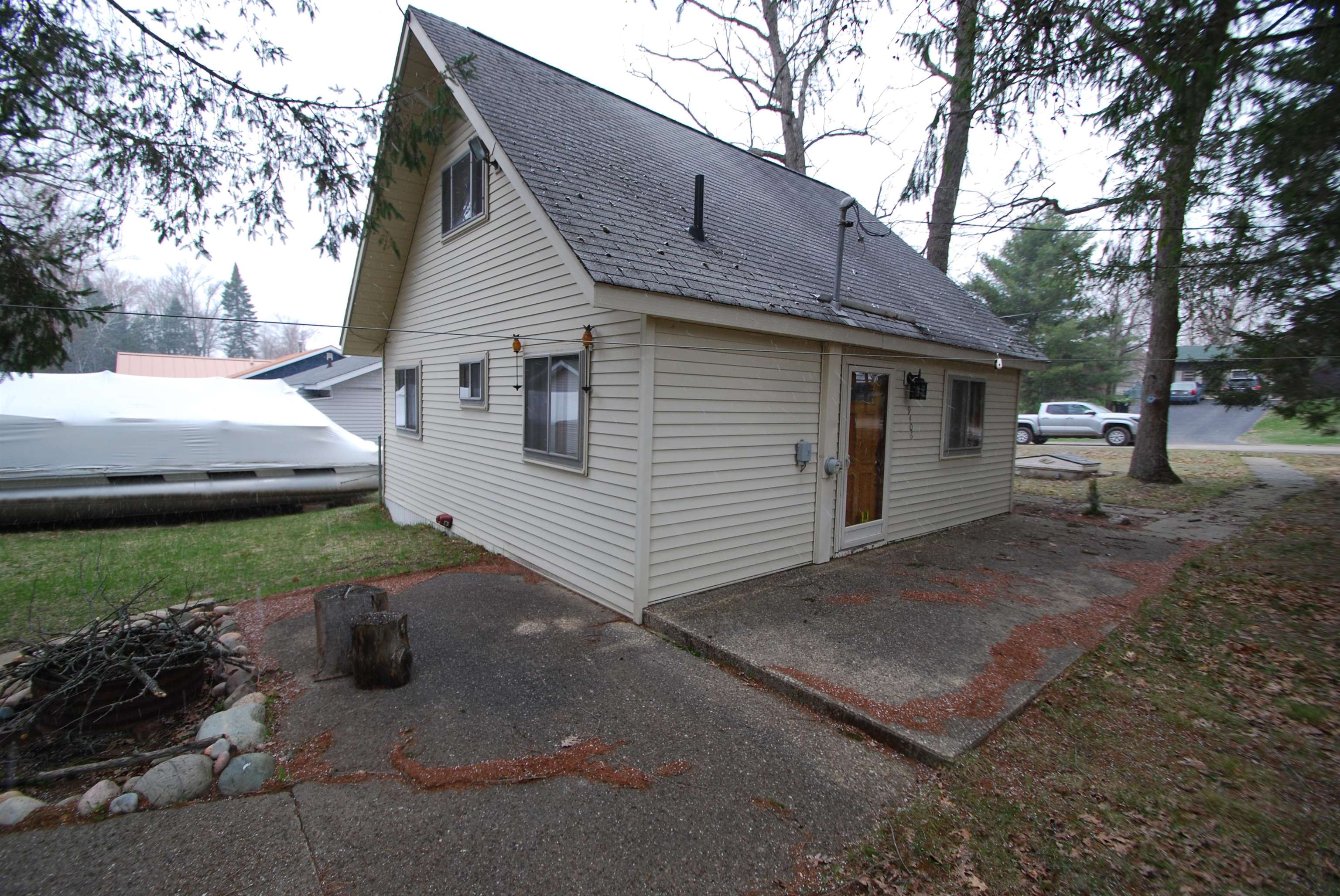 9406 Van Buren Street Property Photo 3