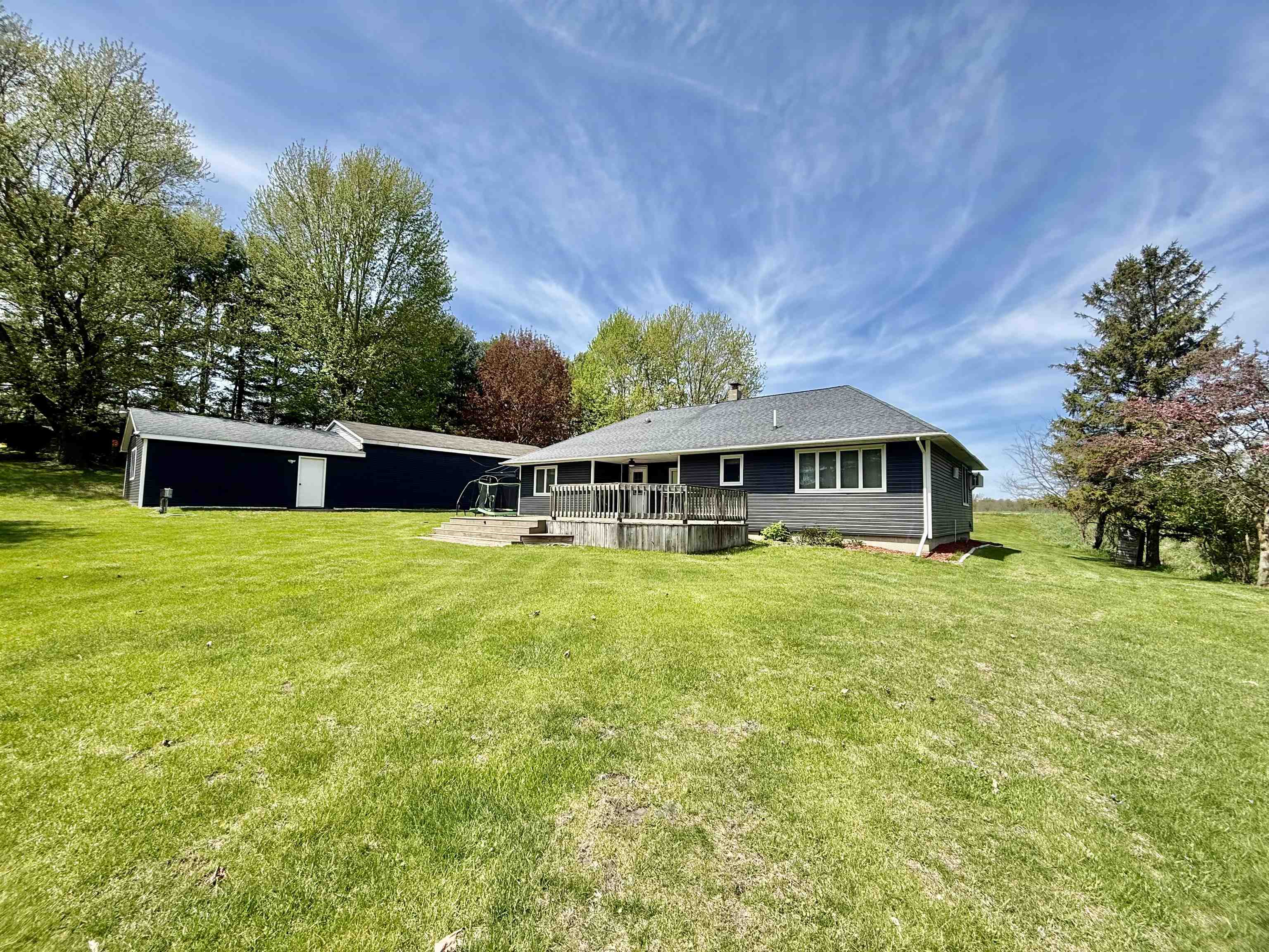 742 E Van Buren Road Property Photo 8