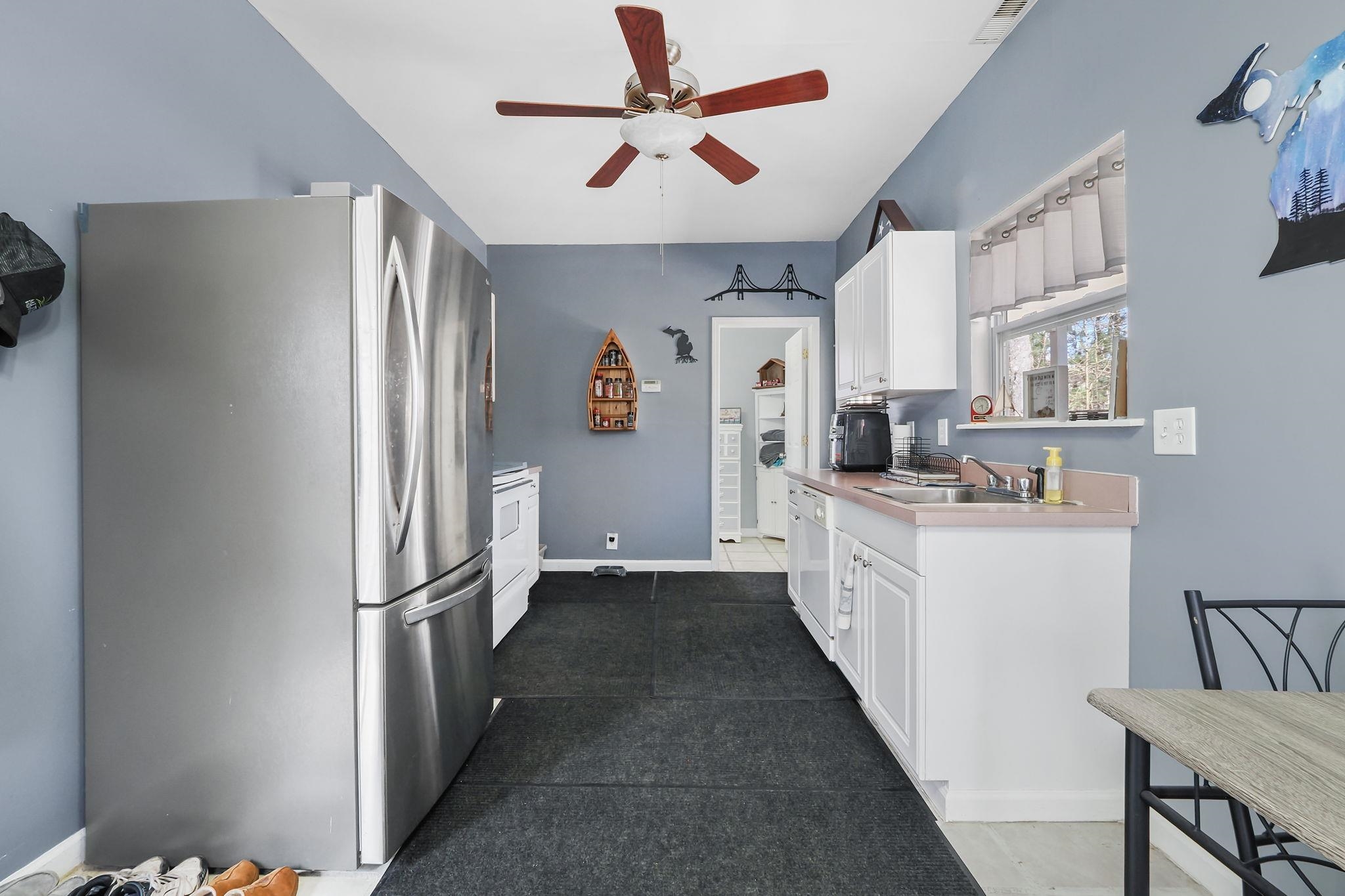10518 Timberline Drive Property Photo 3