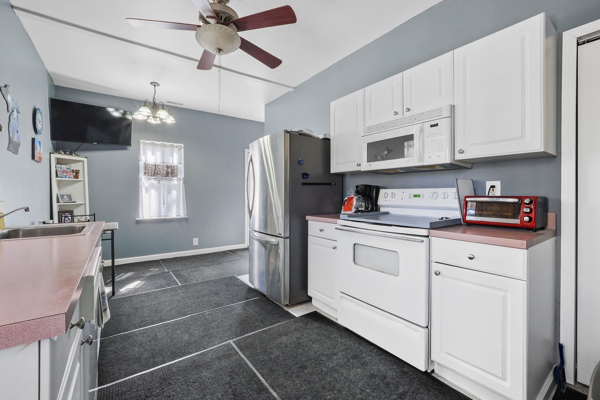 10518 Timberline Drive Property Photo 6