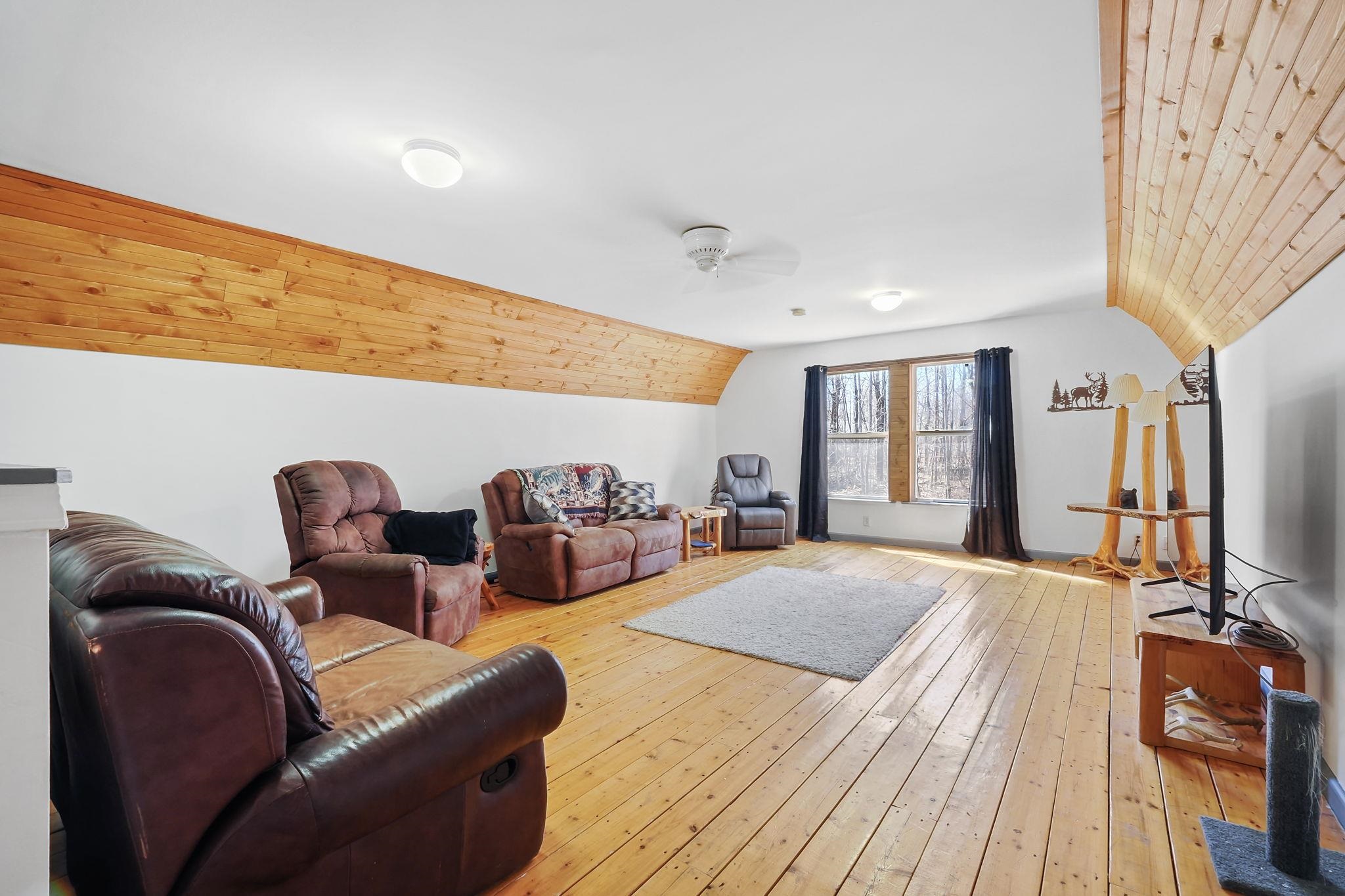10518 Timberline Drive Property Photo 9