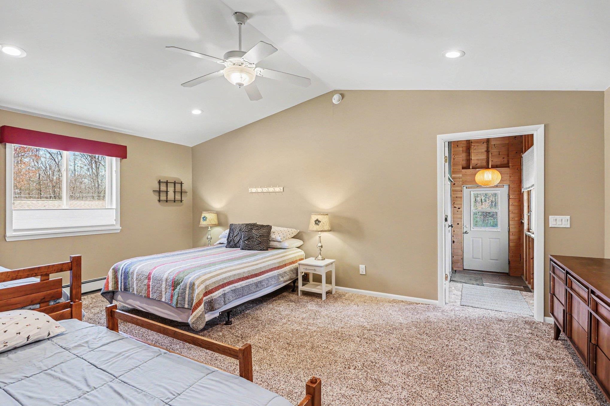 8006 Lakeside Boulevard Property Photo 24