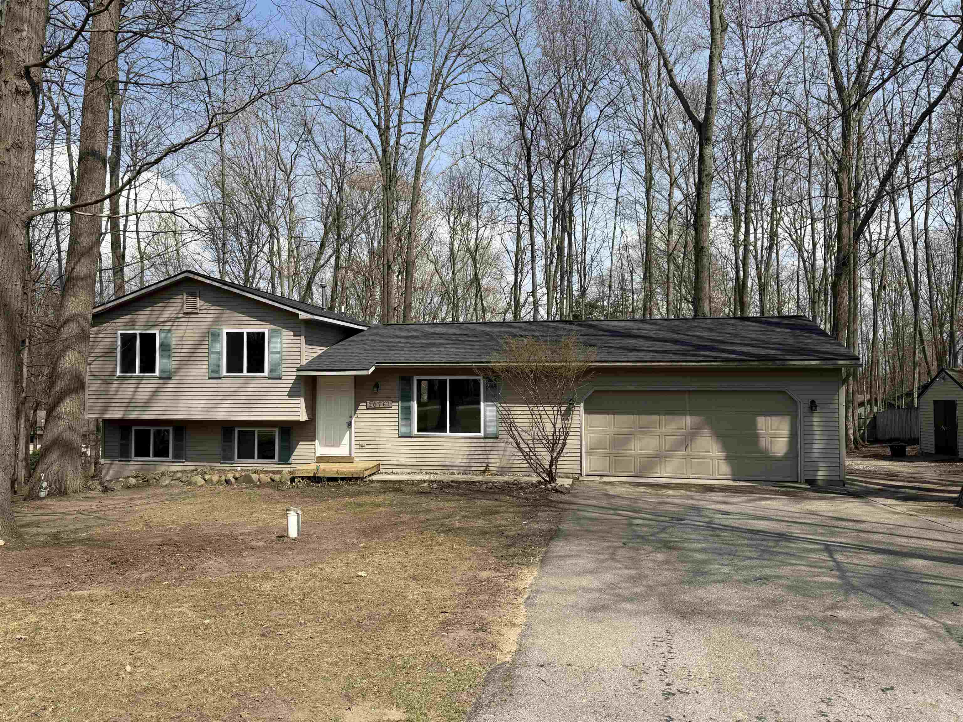 20761 White Oak Drive Property Photo 1