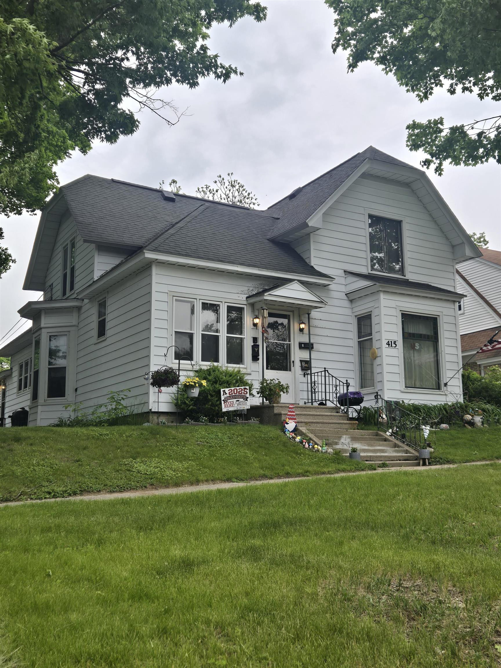 415 E Harris Street Property Photo 7