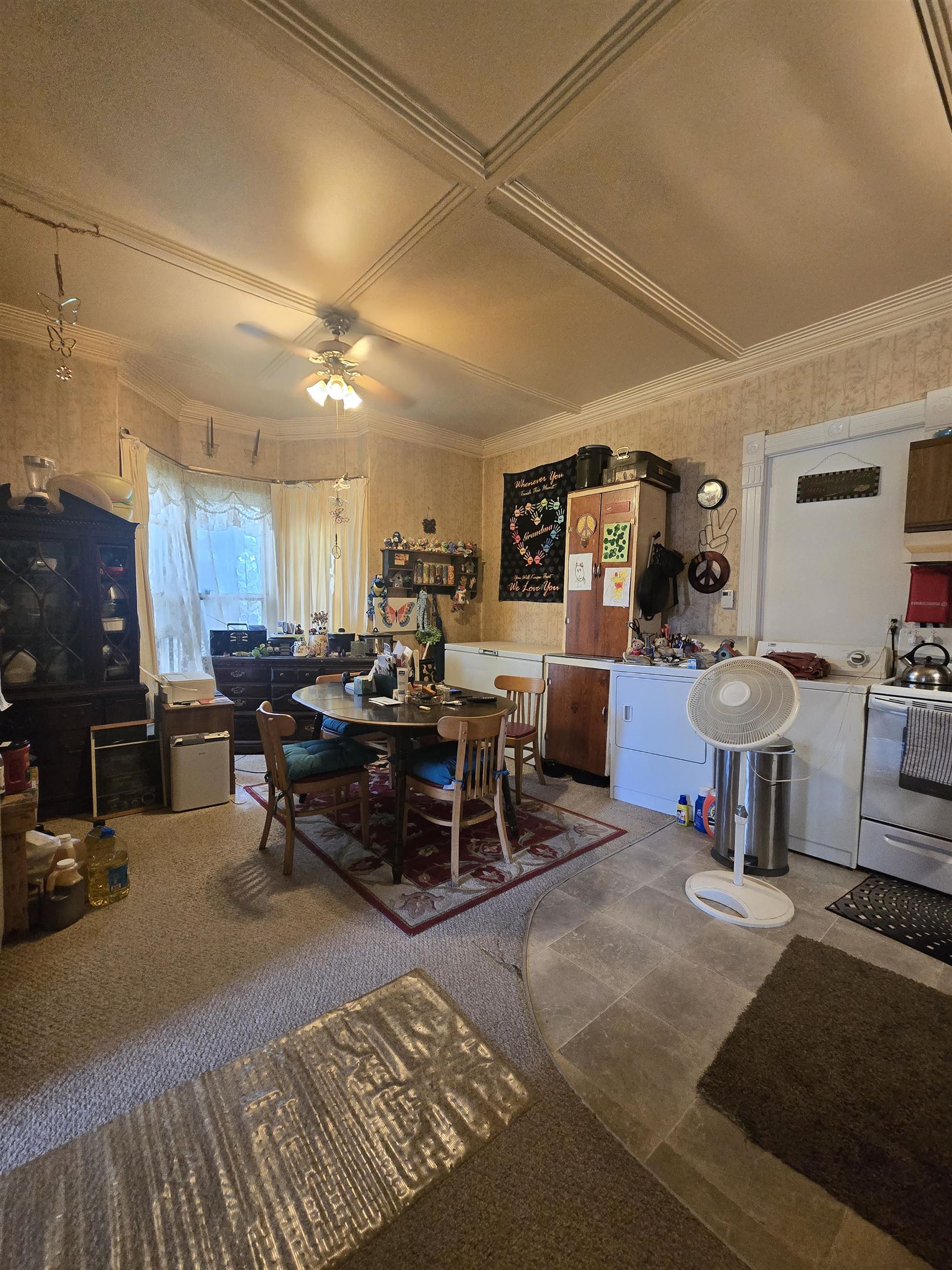 415 E Harris Street Property Photo 9