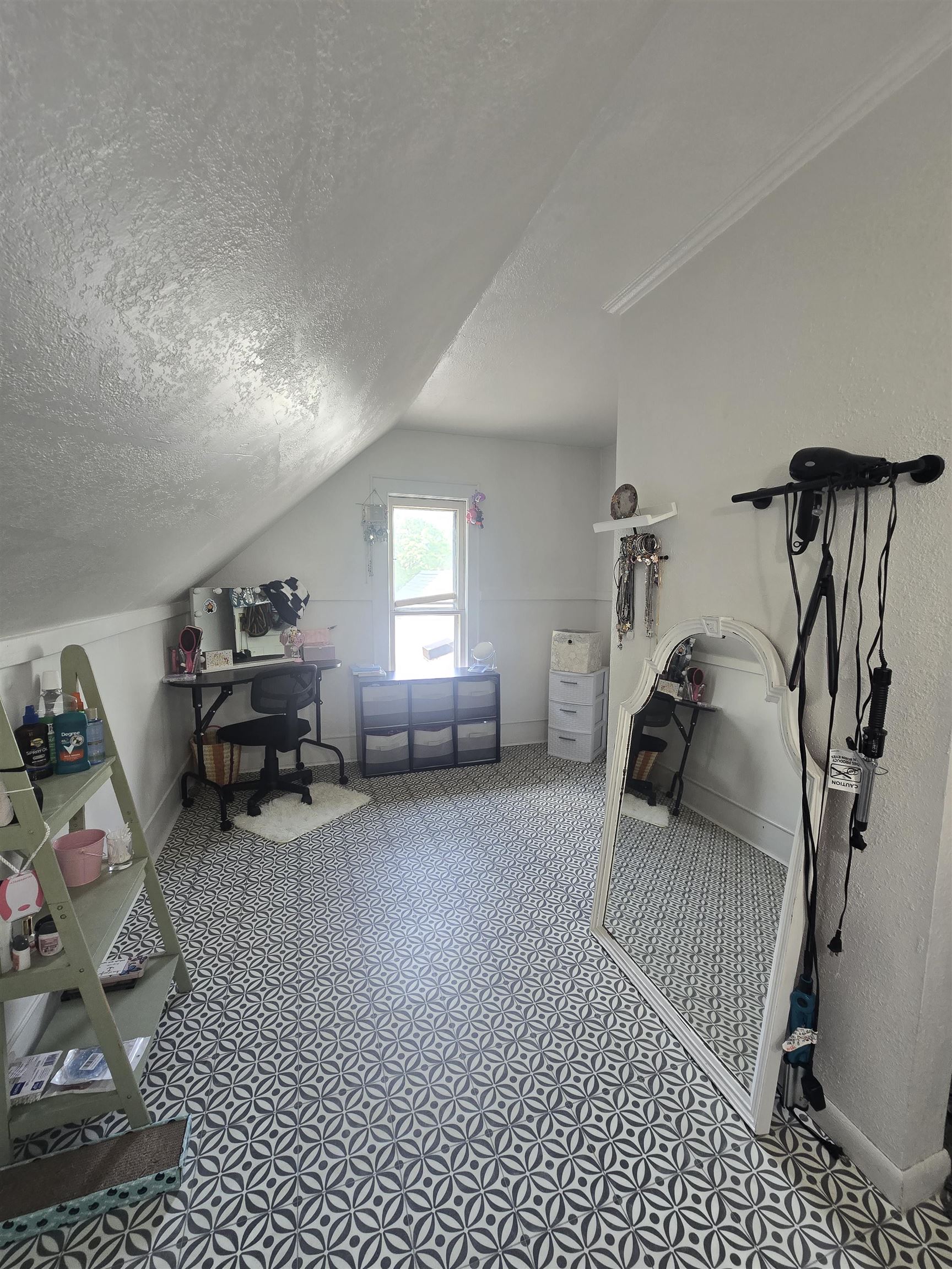 415 E Harris Street Property Photo 38