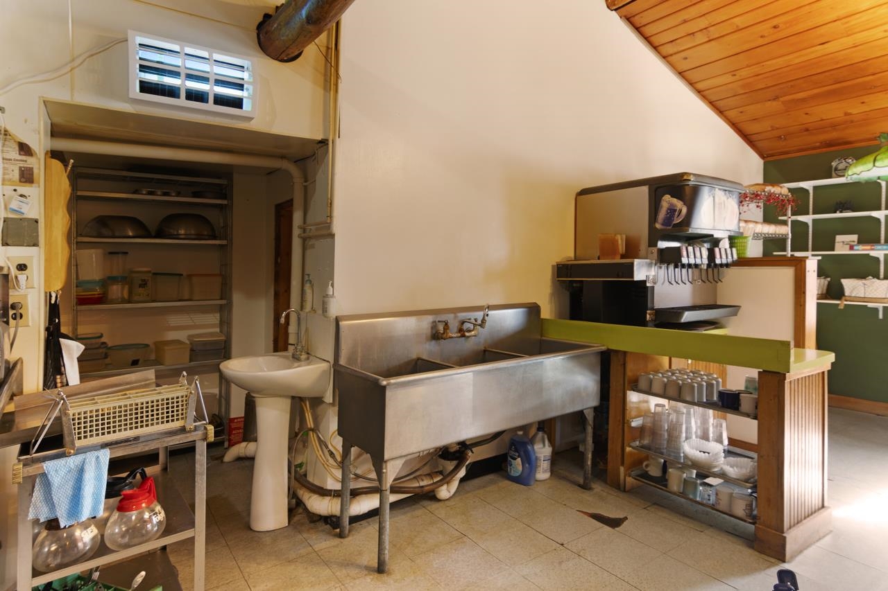 115 E State Street Property Photo 19