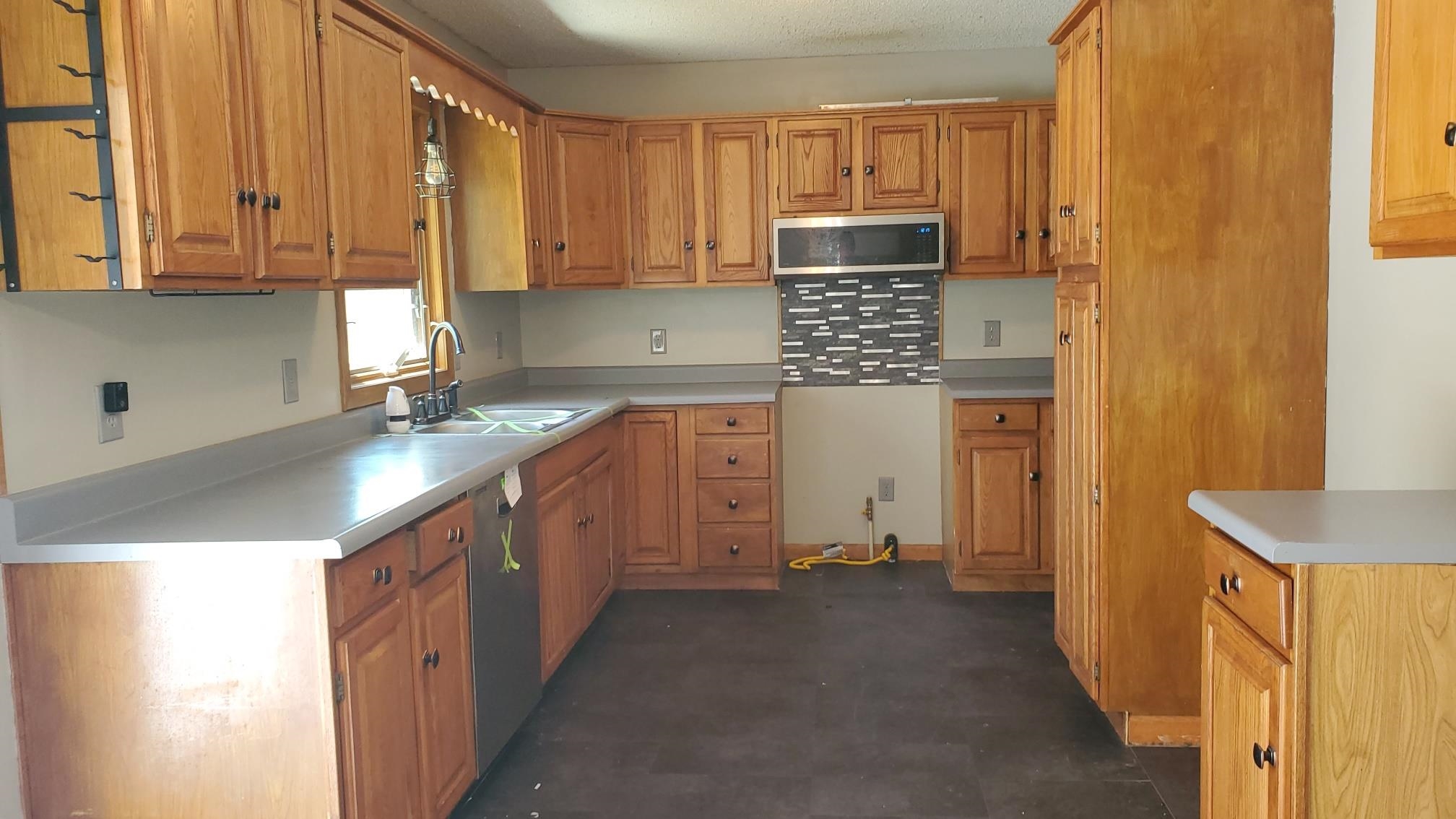 15801 Belmont Drive Property Photo 5