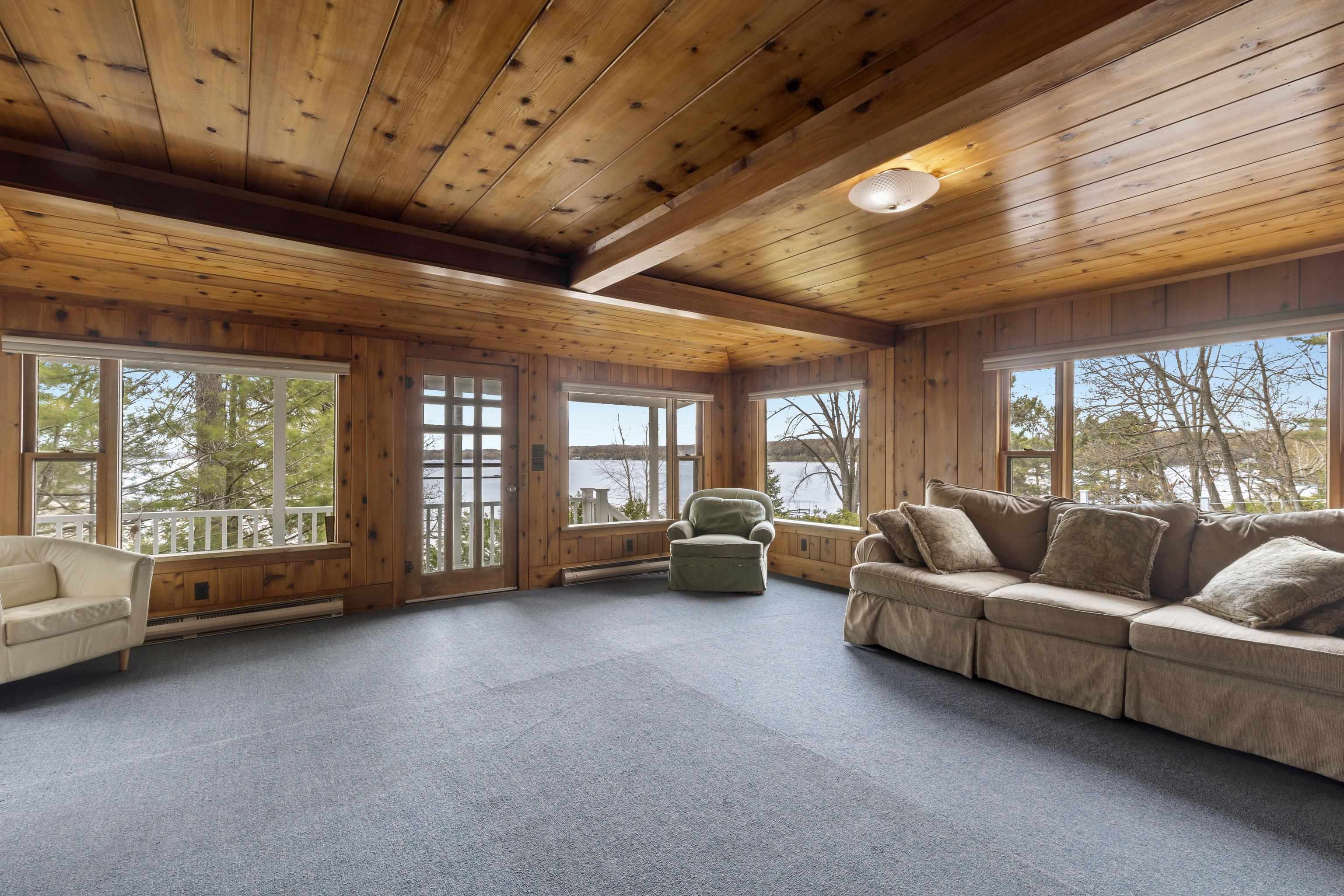 8368 Portage Point Drive Property Photo 16