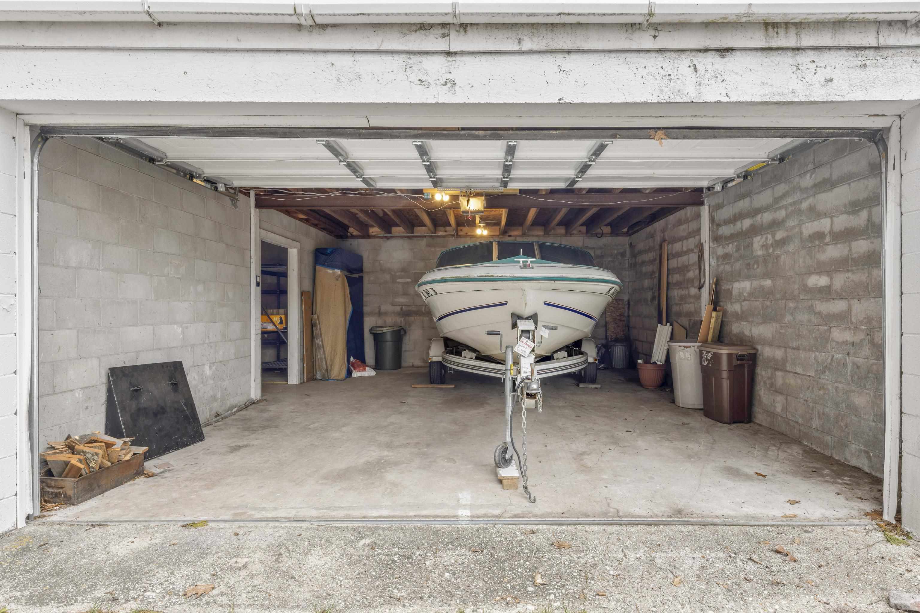 8368 Portage Point Drive Property Photo 39