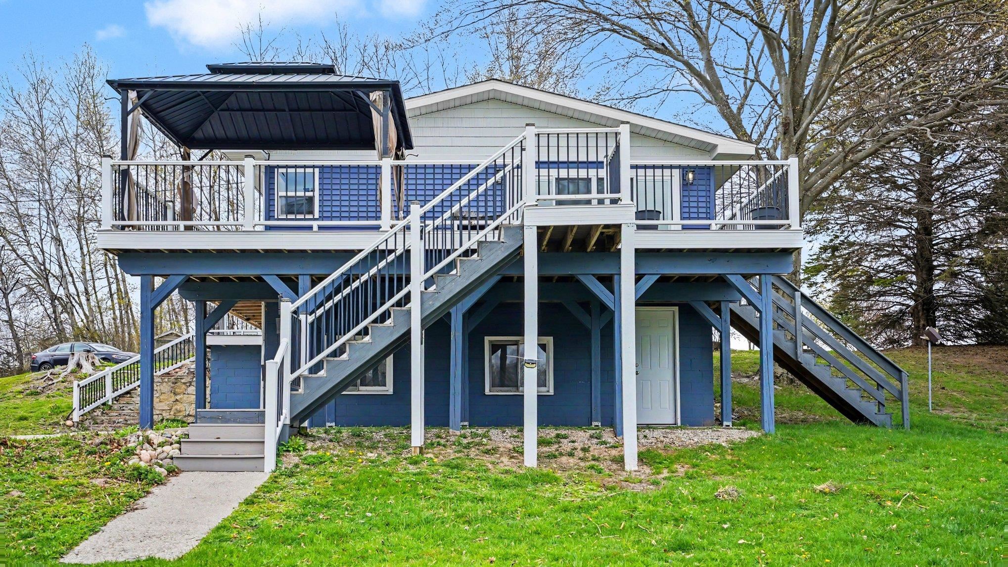 4419 E State Road Property Photo 1