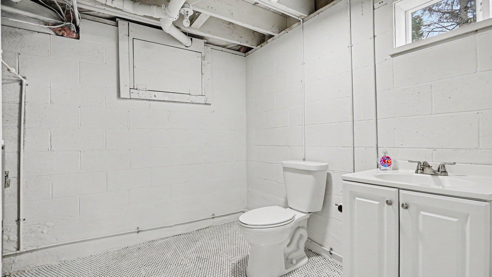 4419 E State Road Property Photo 12