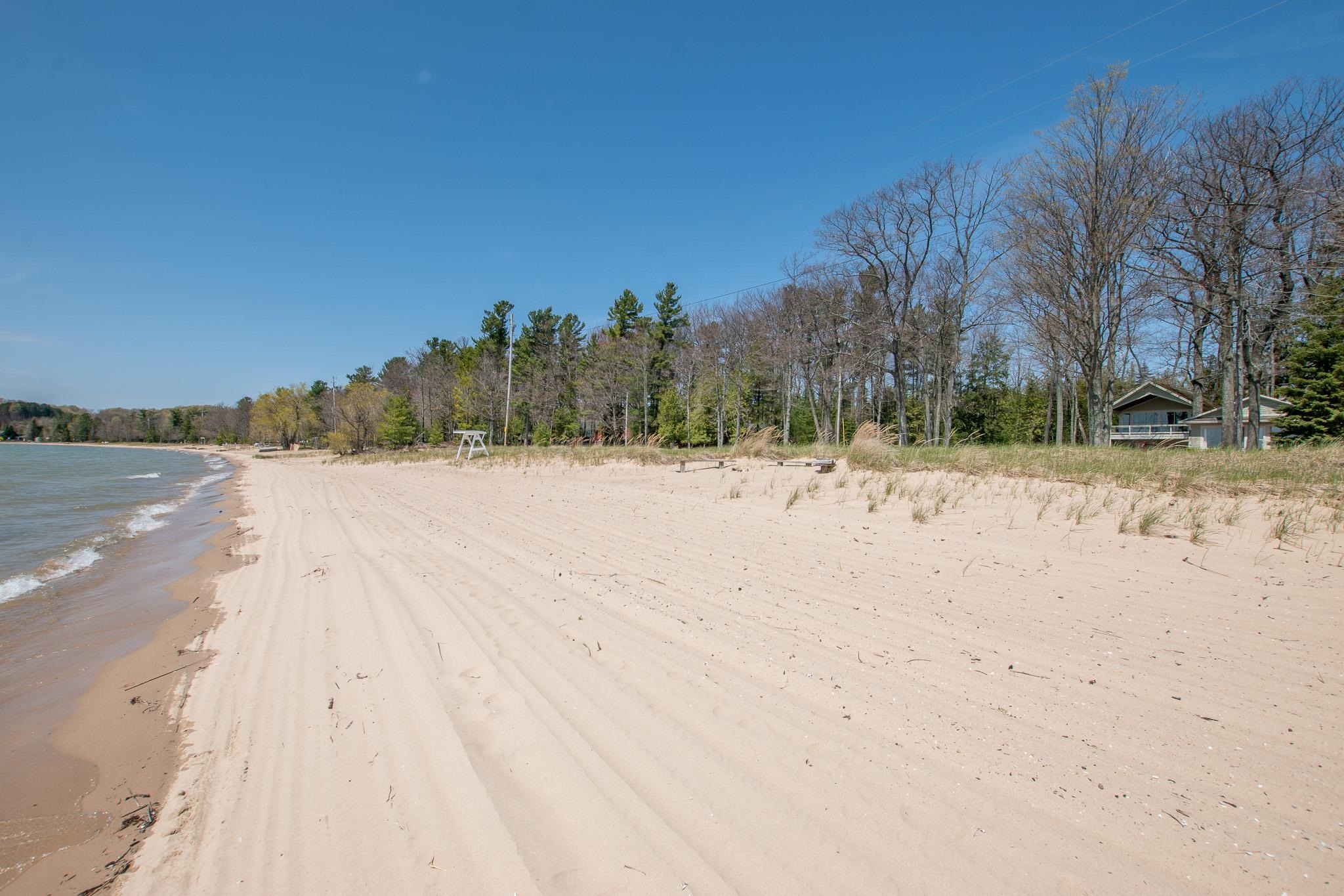 3784 S Lee Point Road Property Photo 2