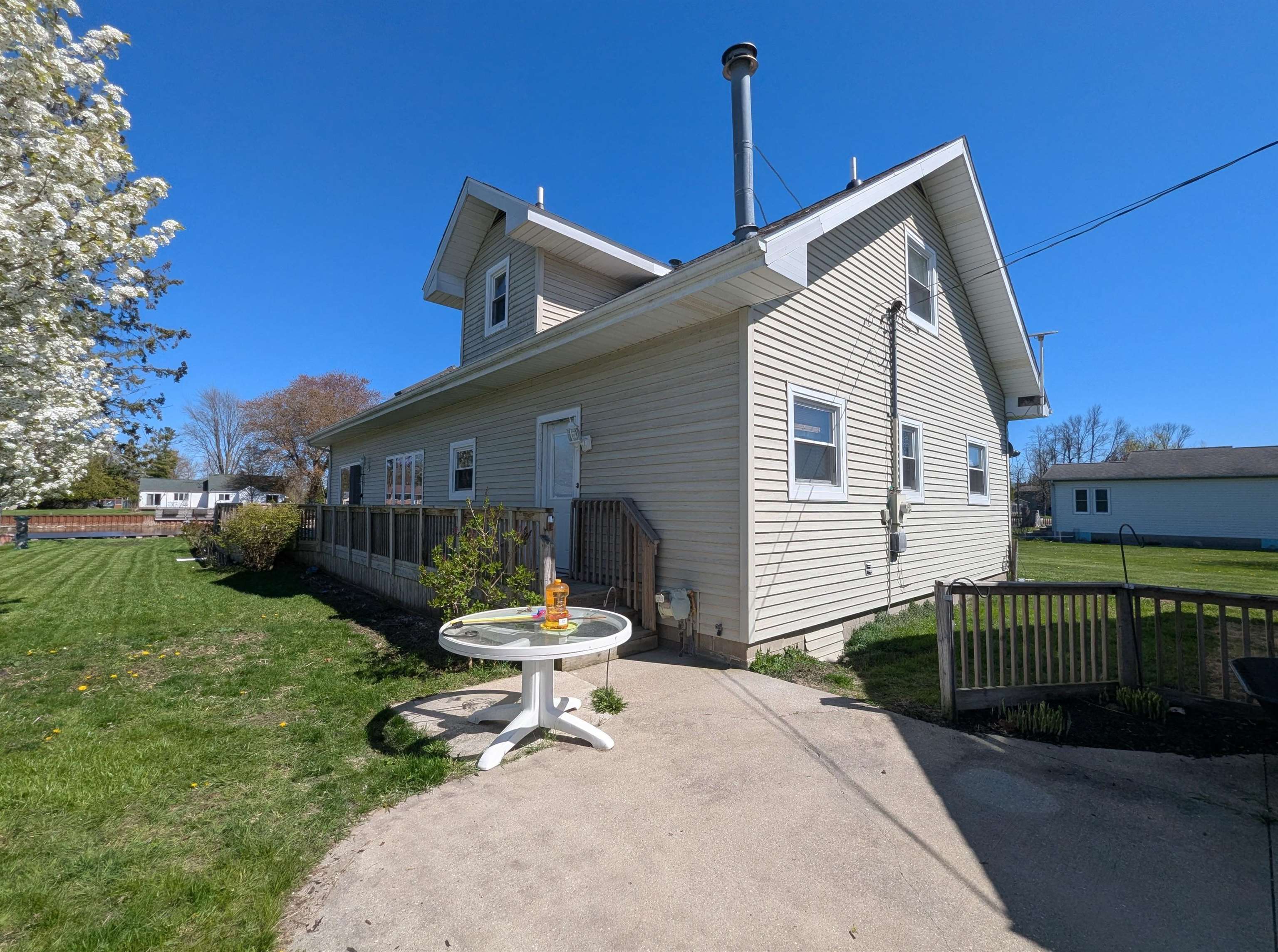 819 Augres River Drive Property Photo 13