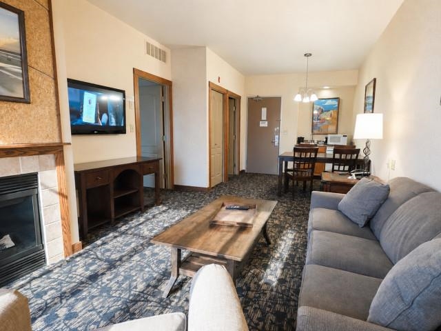 2400 Troon South Property Photo 5