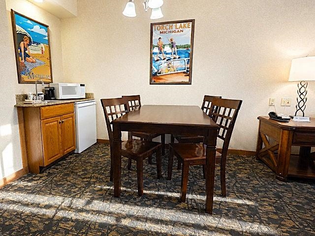 2400 Troon South Property Photo 7