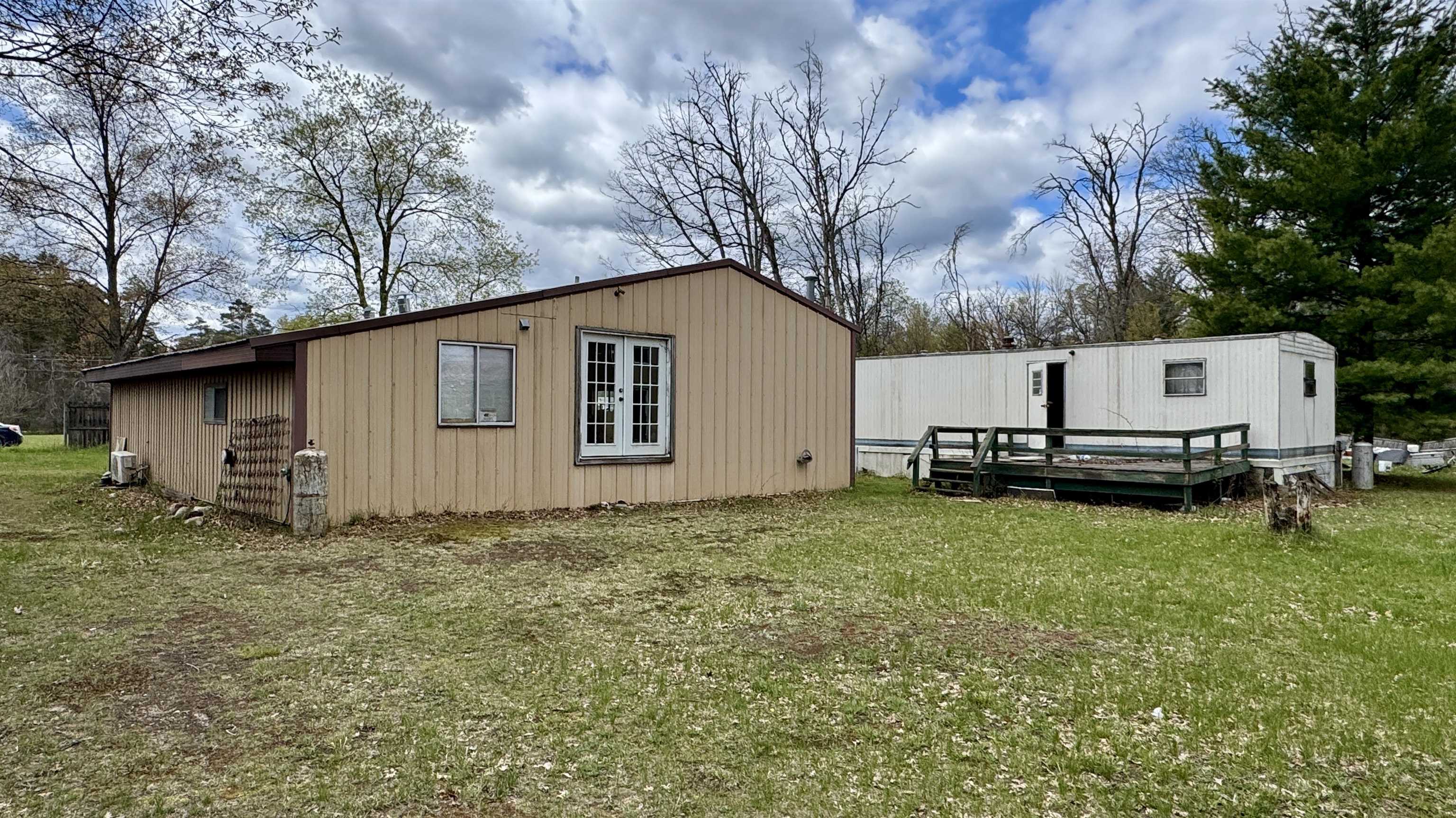 1496 17 Mile Road Property Photo 10