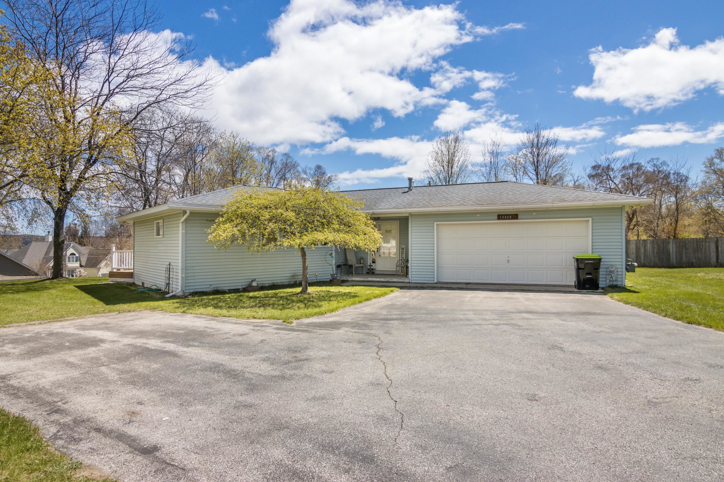 12323 Third Street Property Photo 1
