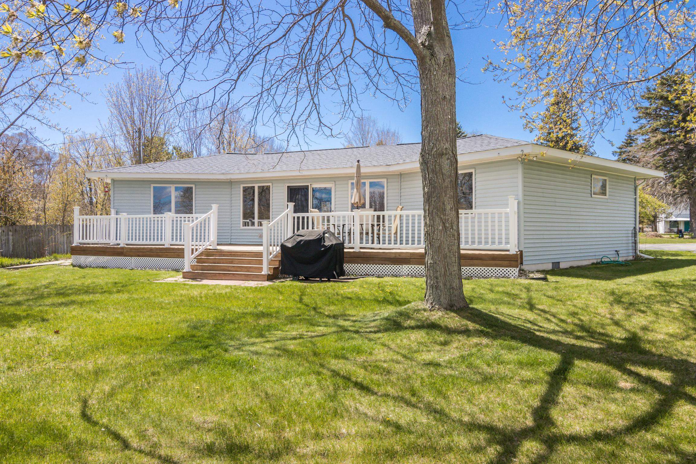 12323 Third Street Property Photo 2