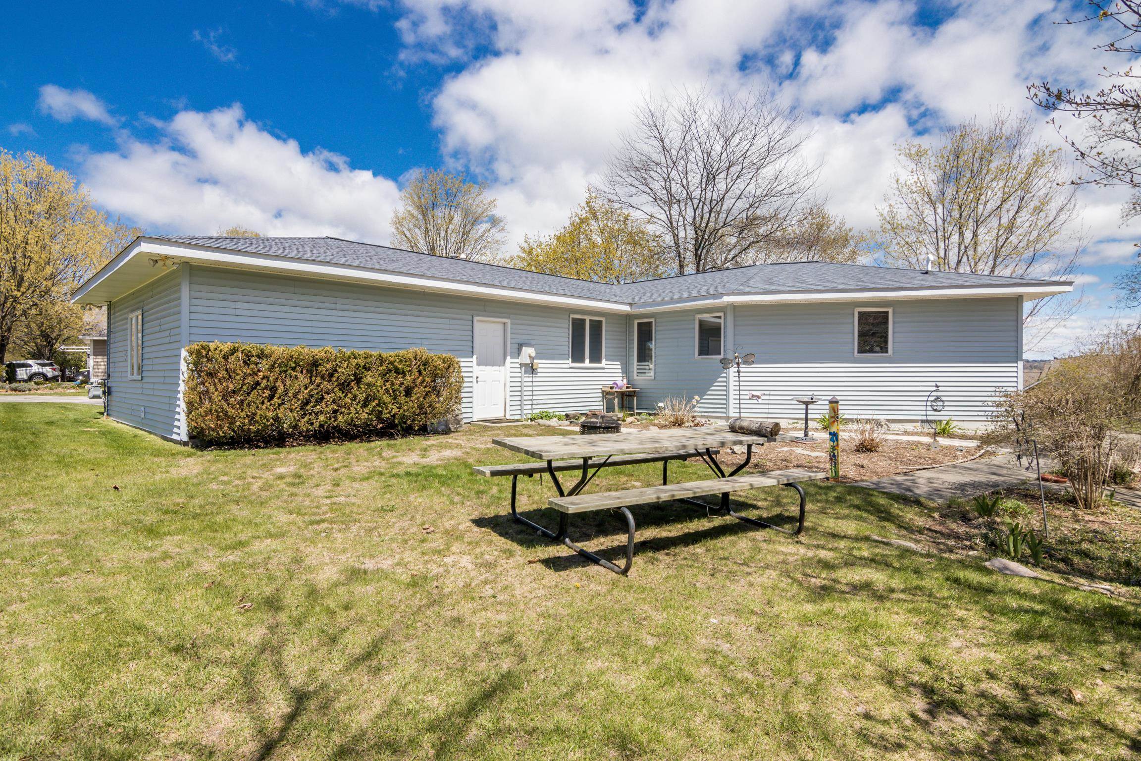 12323 Third Street Property Photo 23