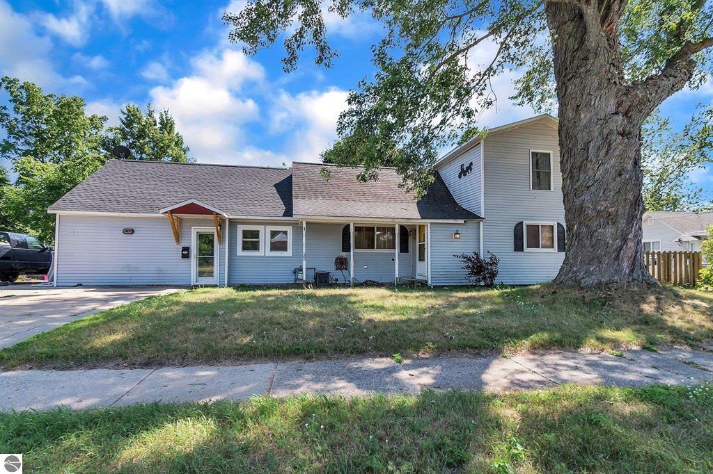 817 Walnut Street Property Photo 1
