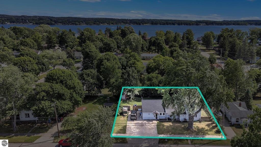 817 Walnut Street Property Photo 3