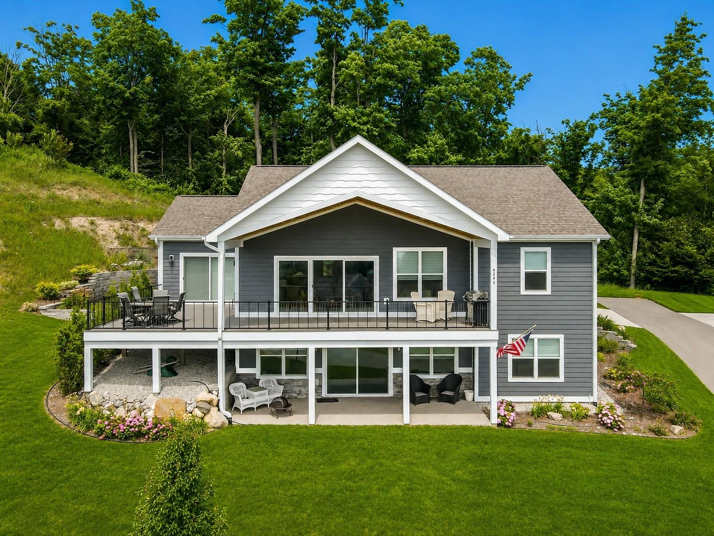 4245 Eagles View Property Photo 3