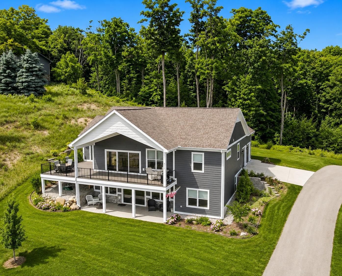 4245 Eagles View Property Photo 4