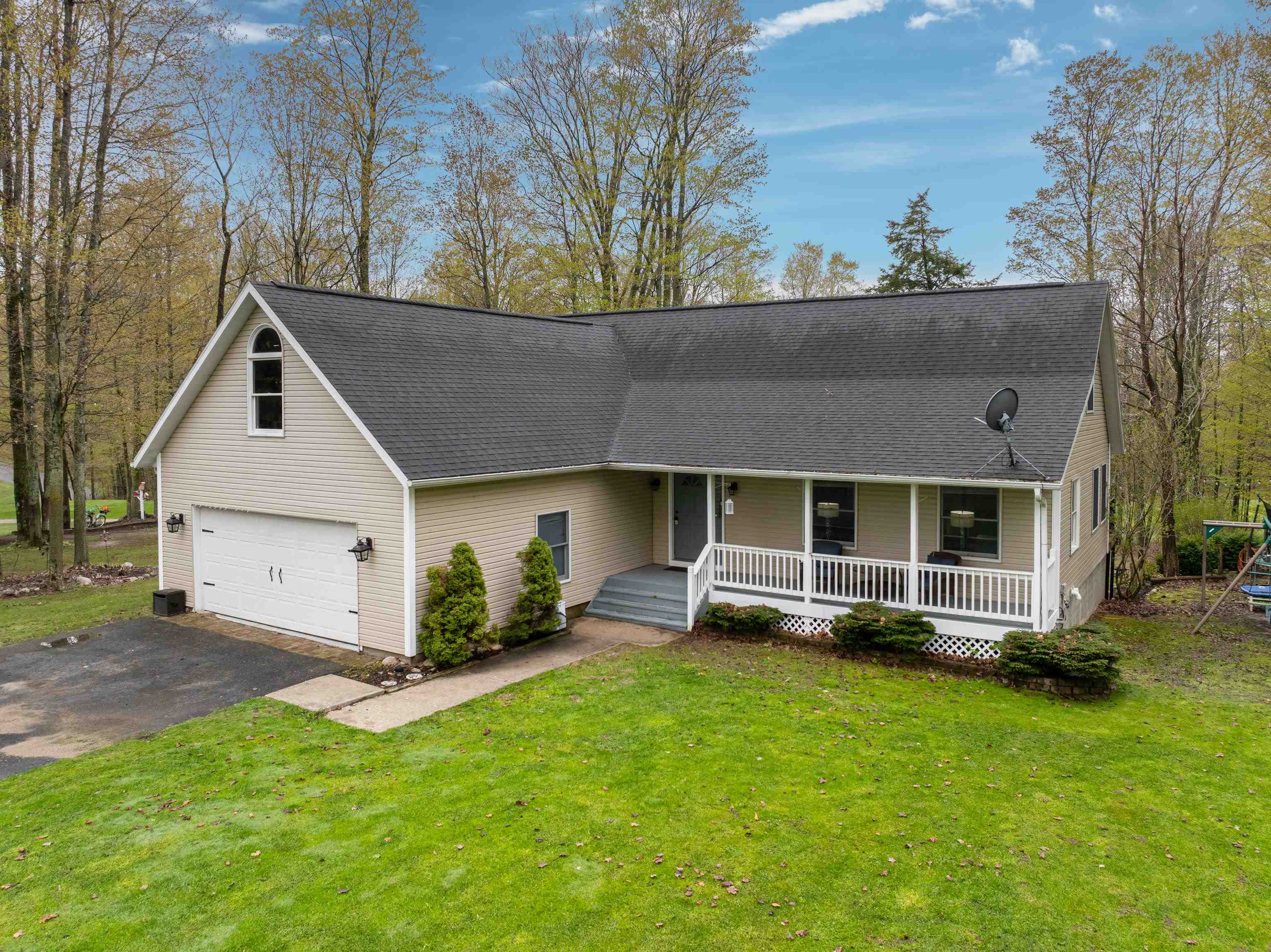 3055 White Tail Drive Property Photo 1