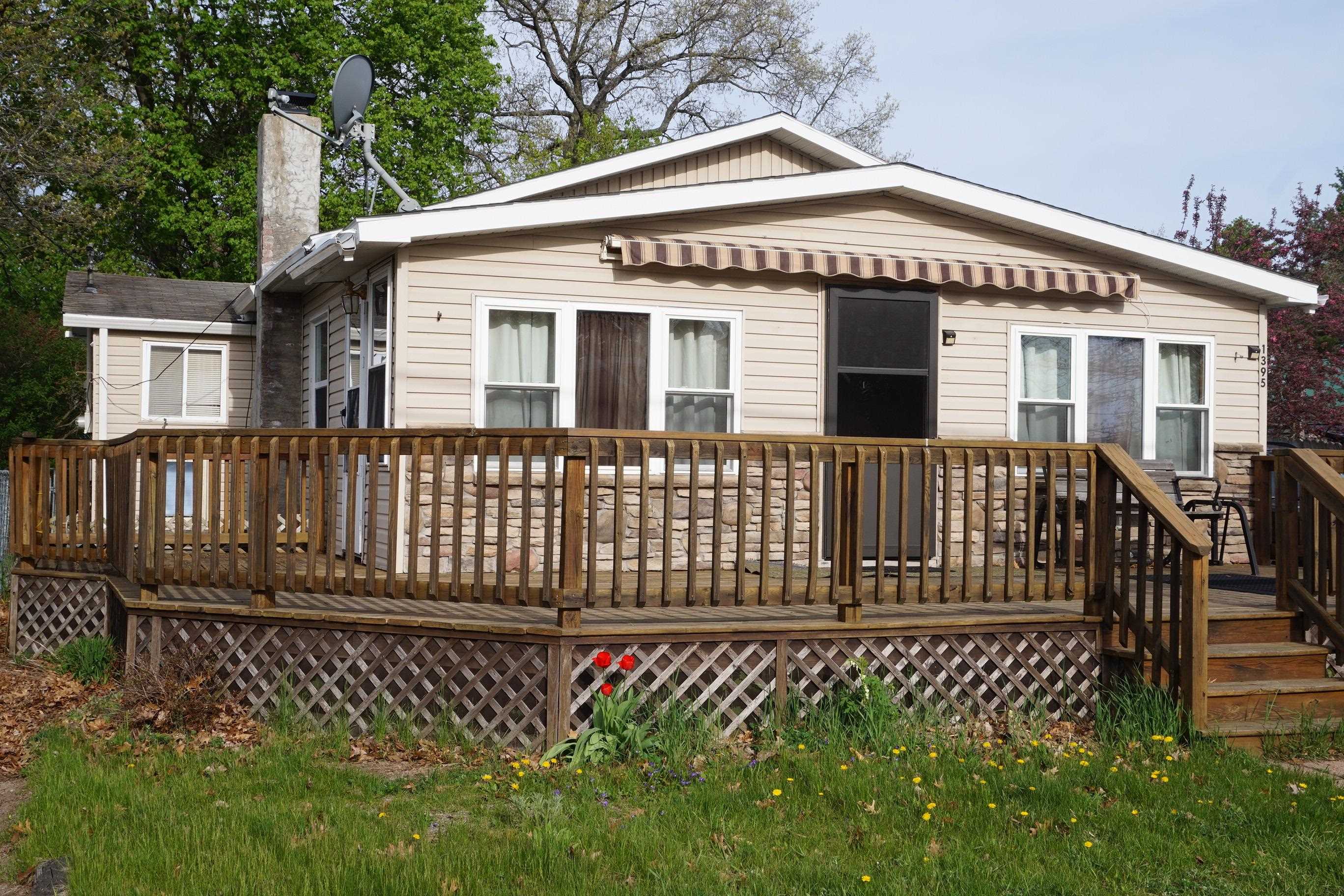 1395 Ash Street Property Photo 1