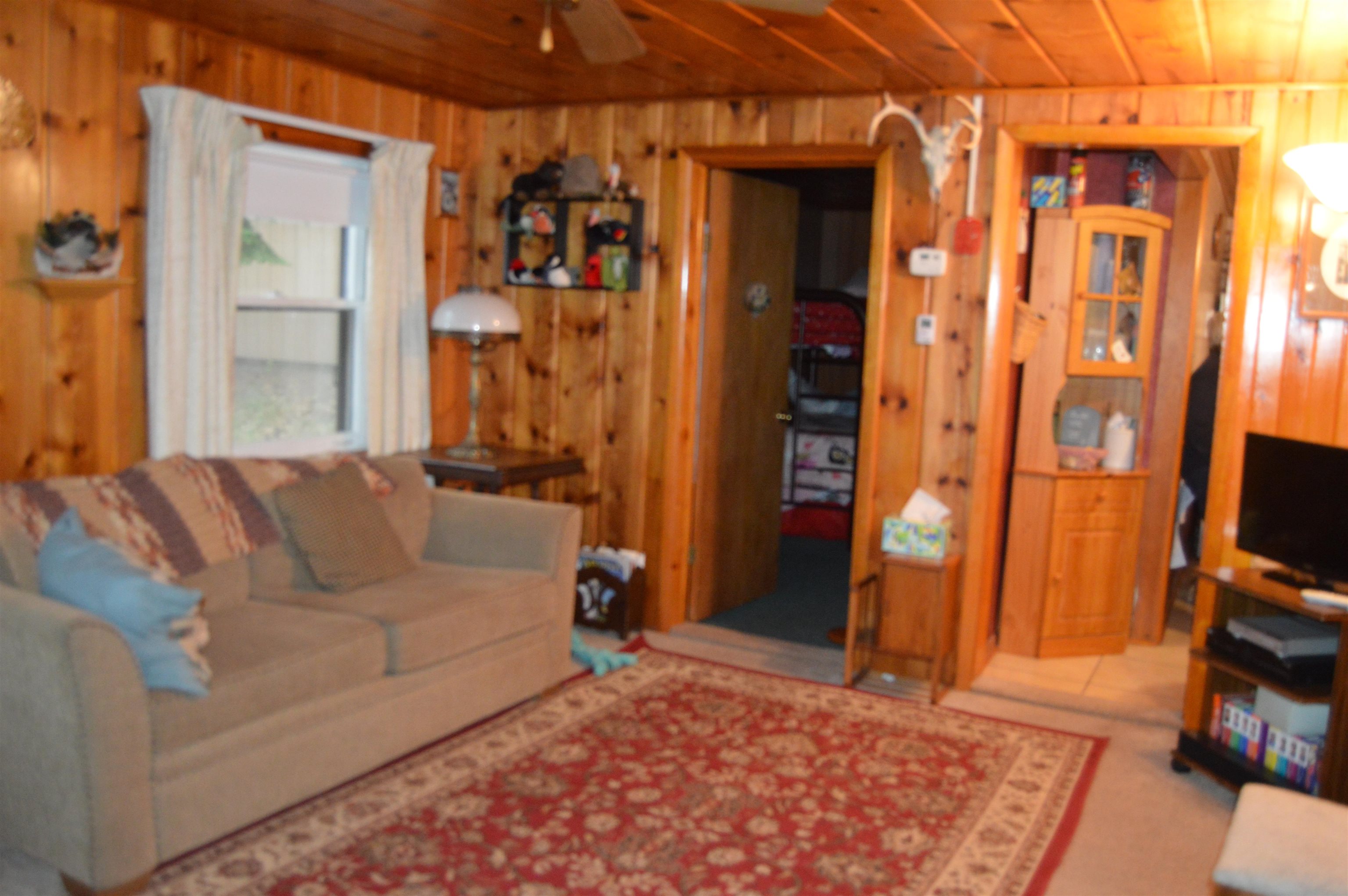 832 Hillcrest Drive Property Photo 6