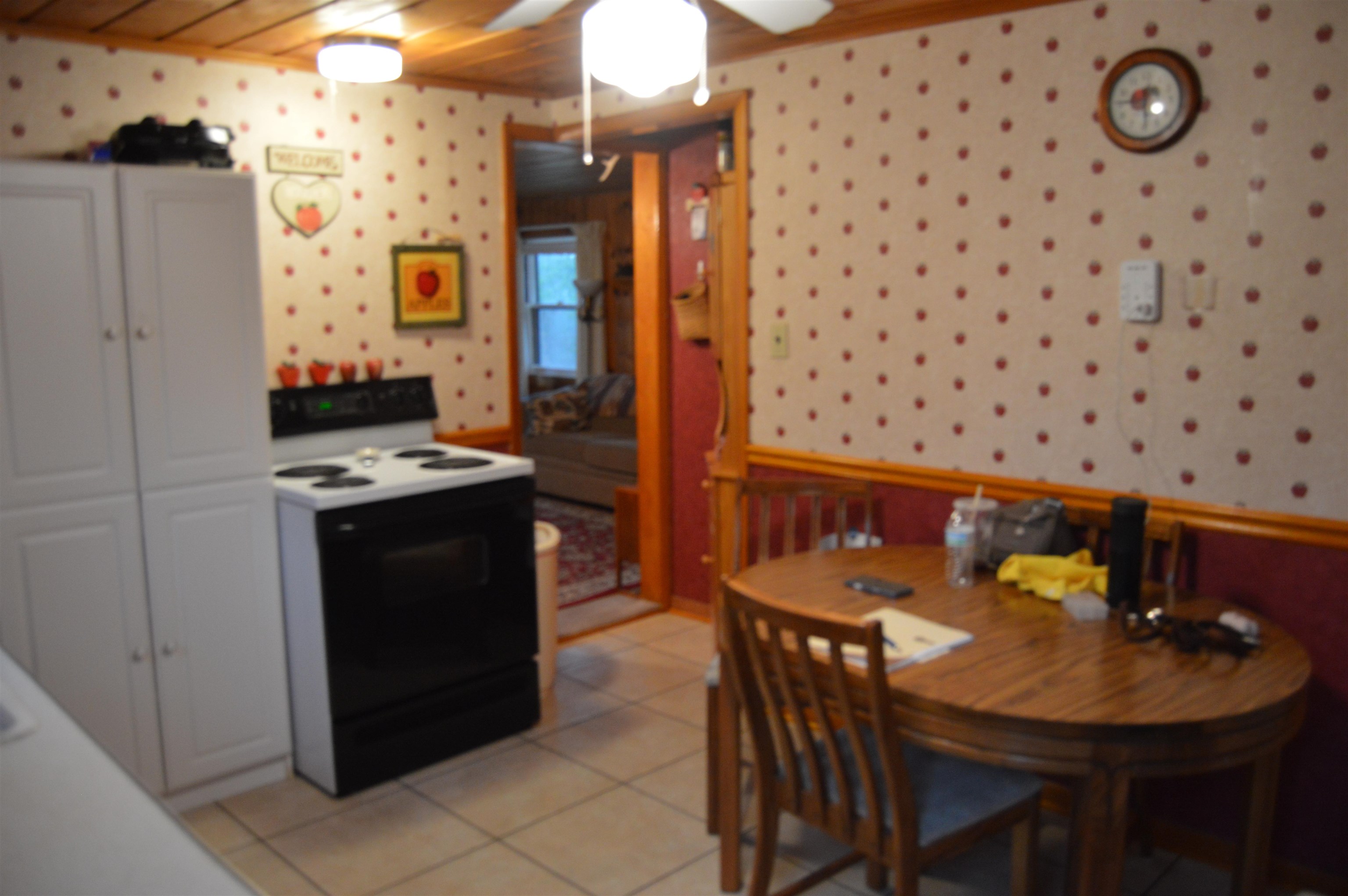 832 Hillcrest Drive Property Photo 8