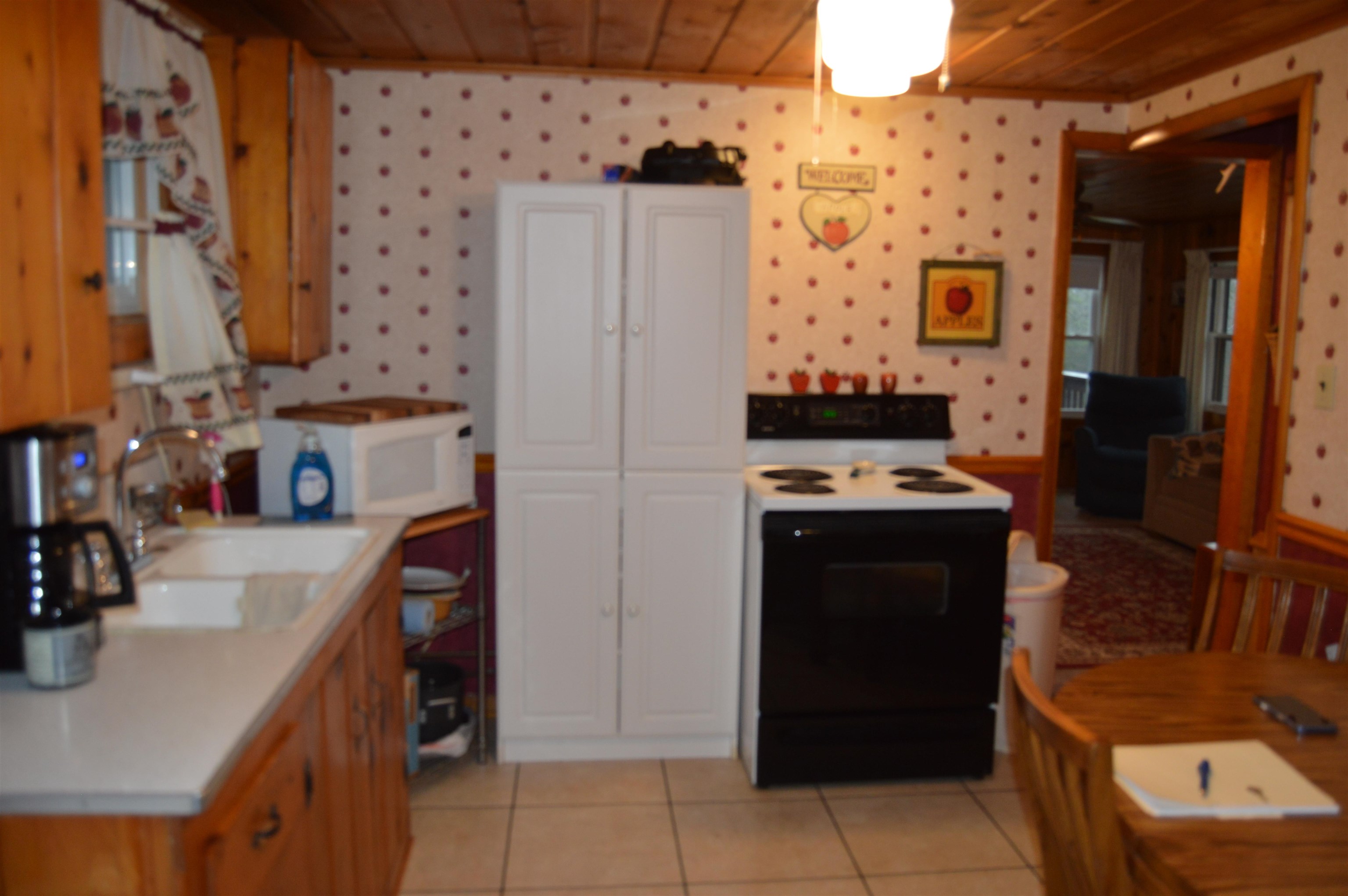 832 Hillcrest Drive Property Photo 9