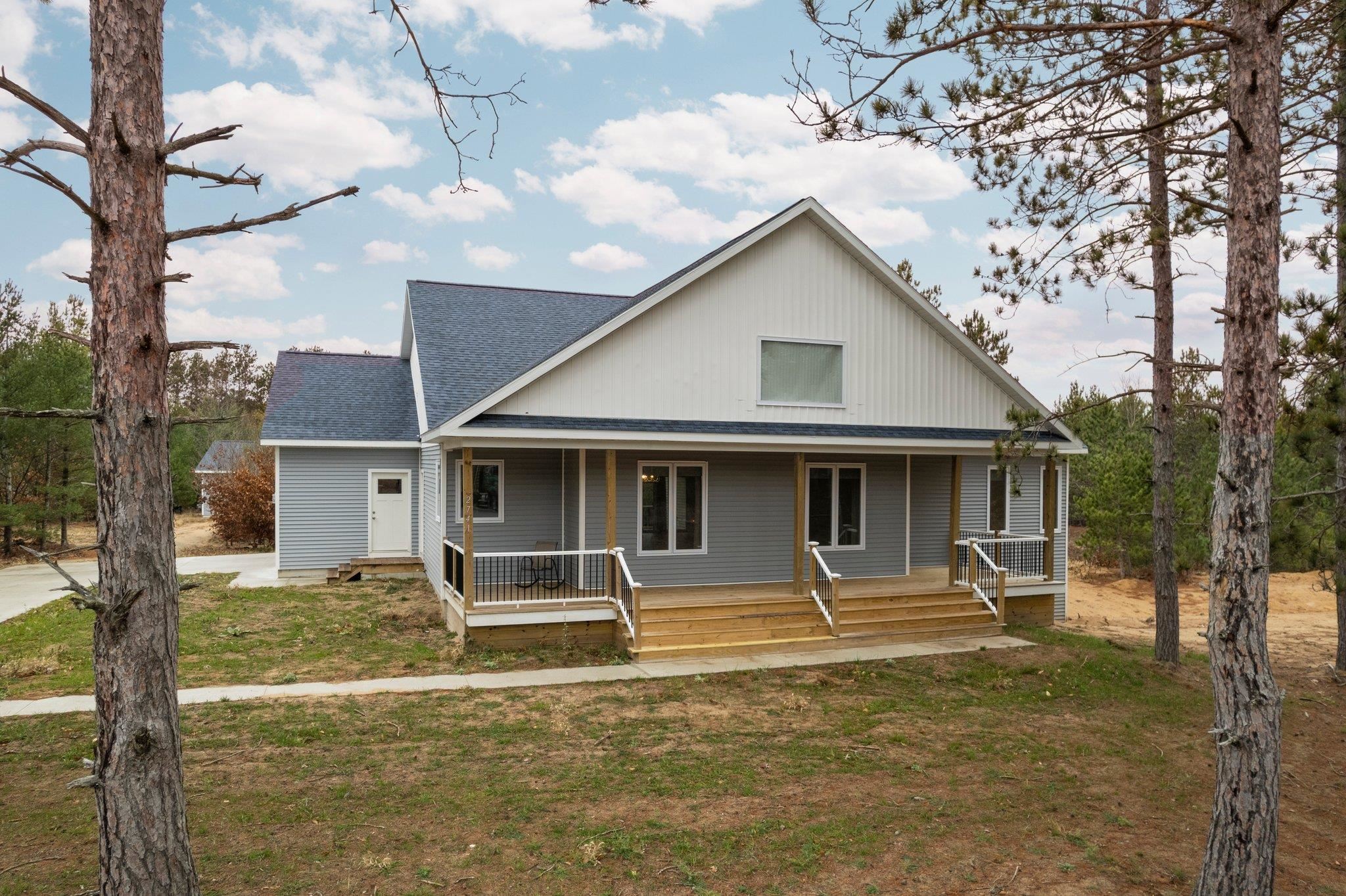 2741 Danbury Road Property Photo 2