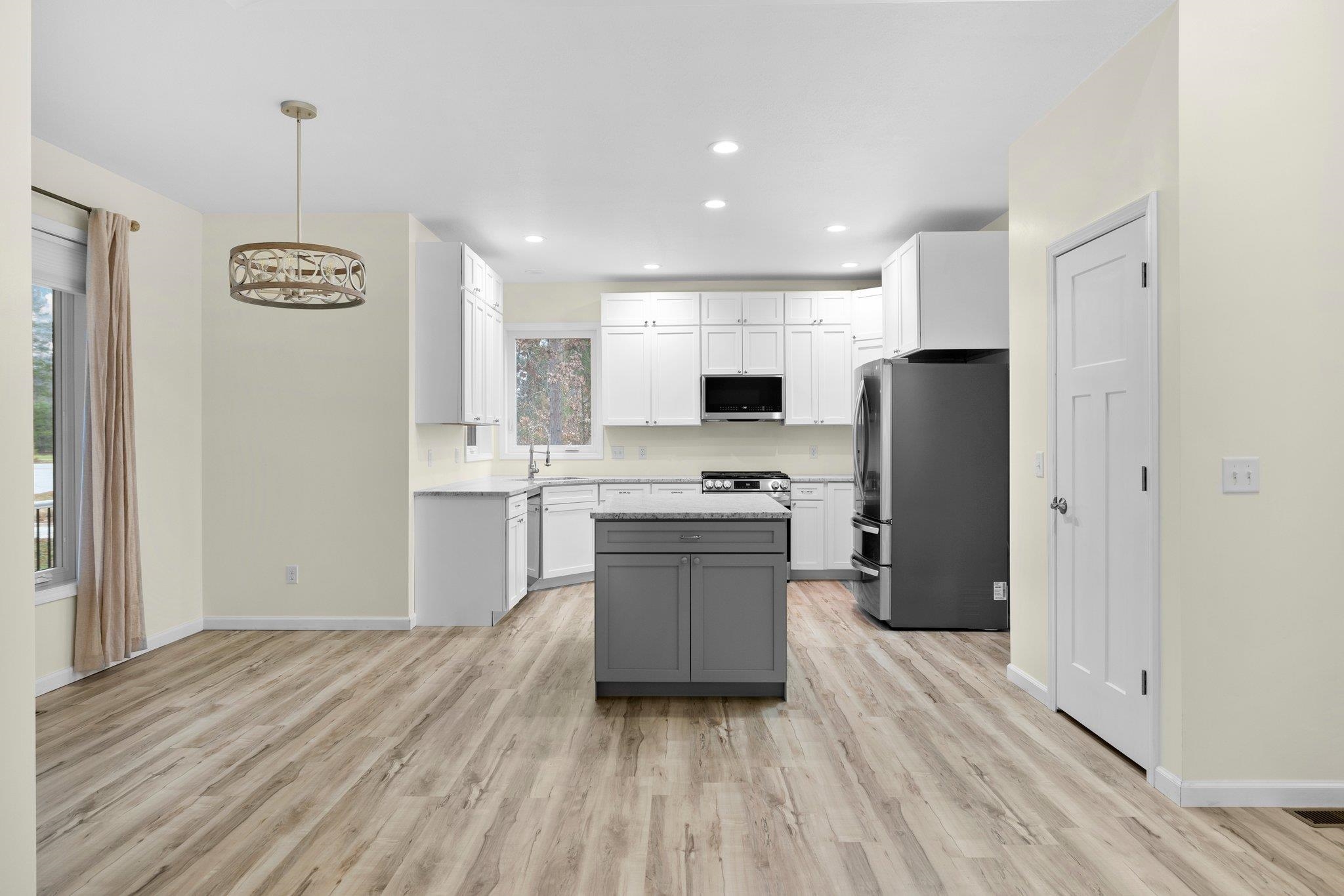 2741 Danbury Road Property Photo 8