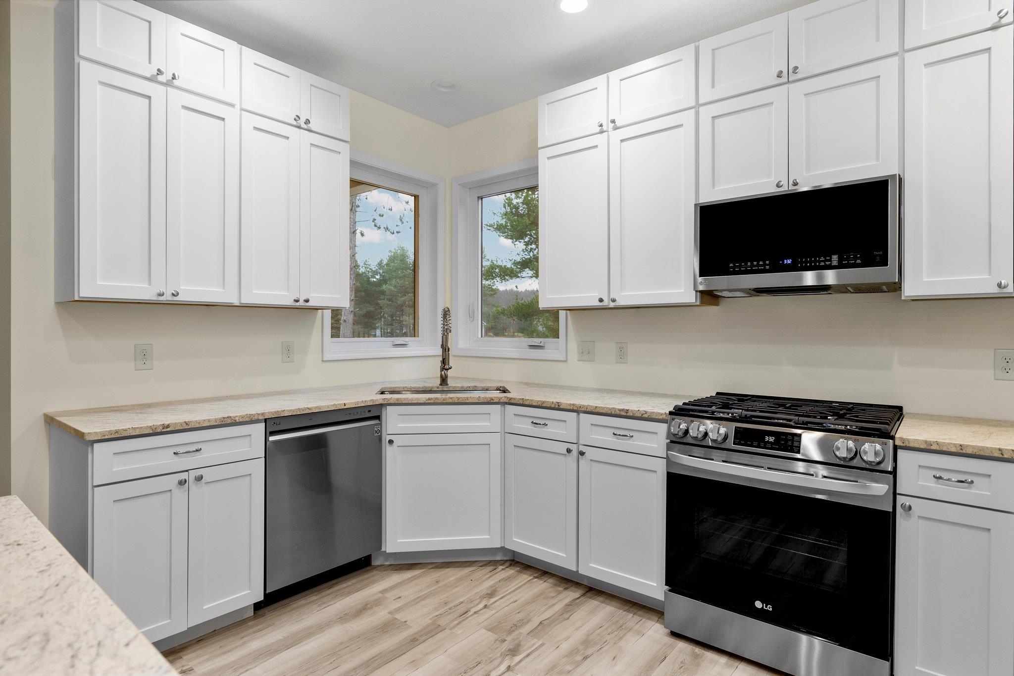 2741 Danbury Road Property Photo 10