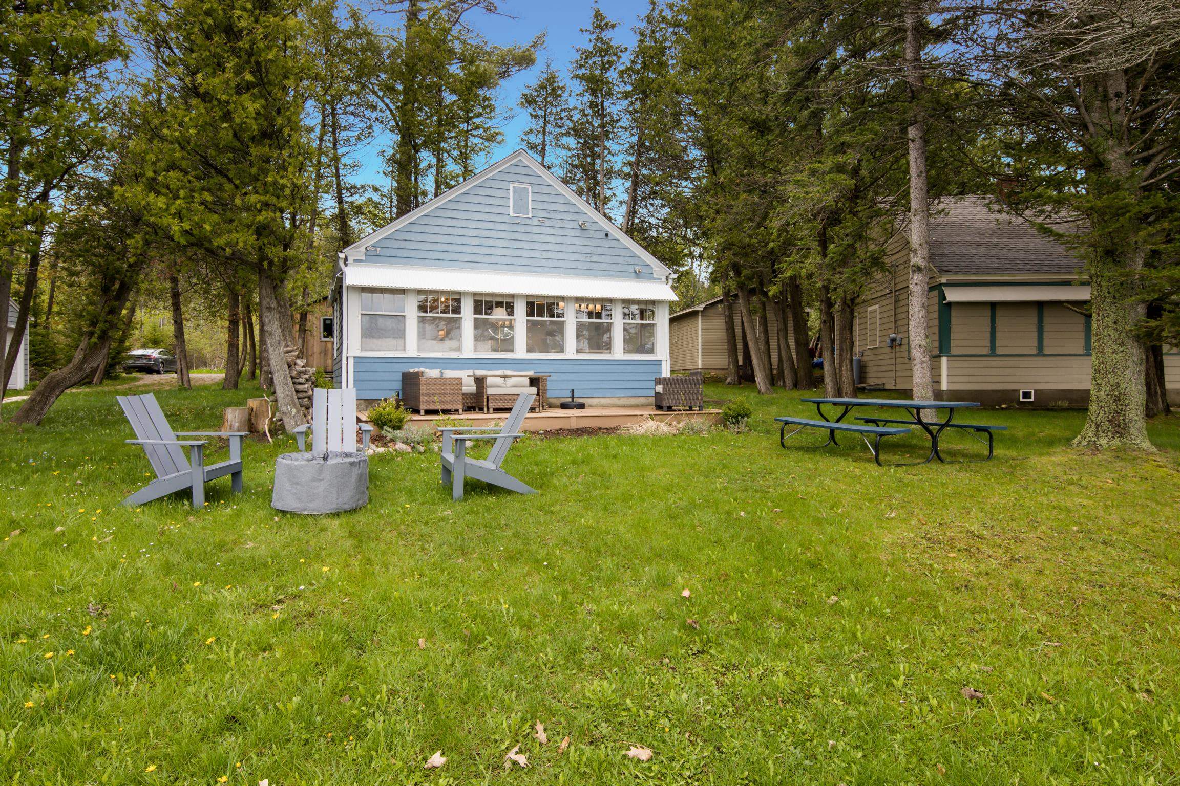 8834 Cedar Street Property Photo 4