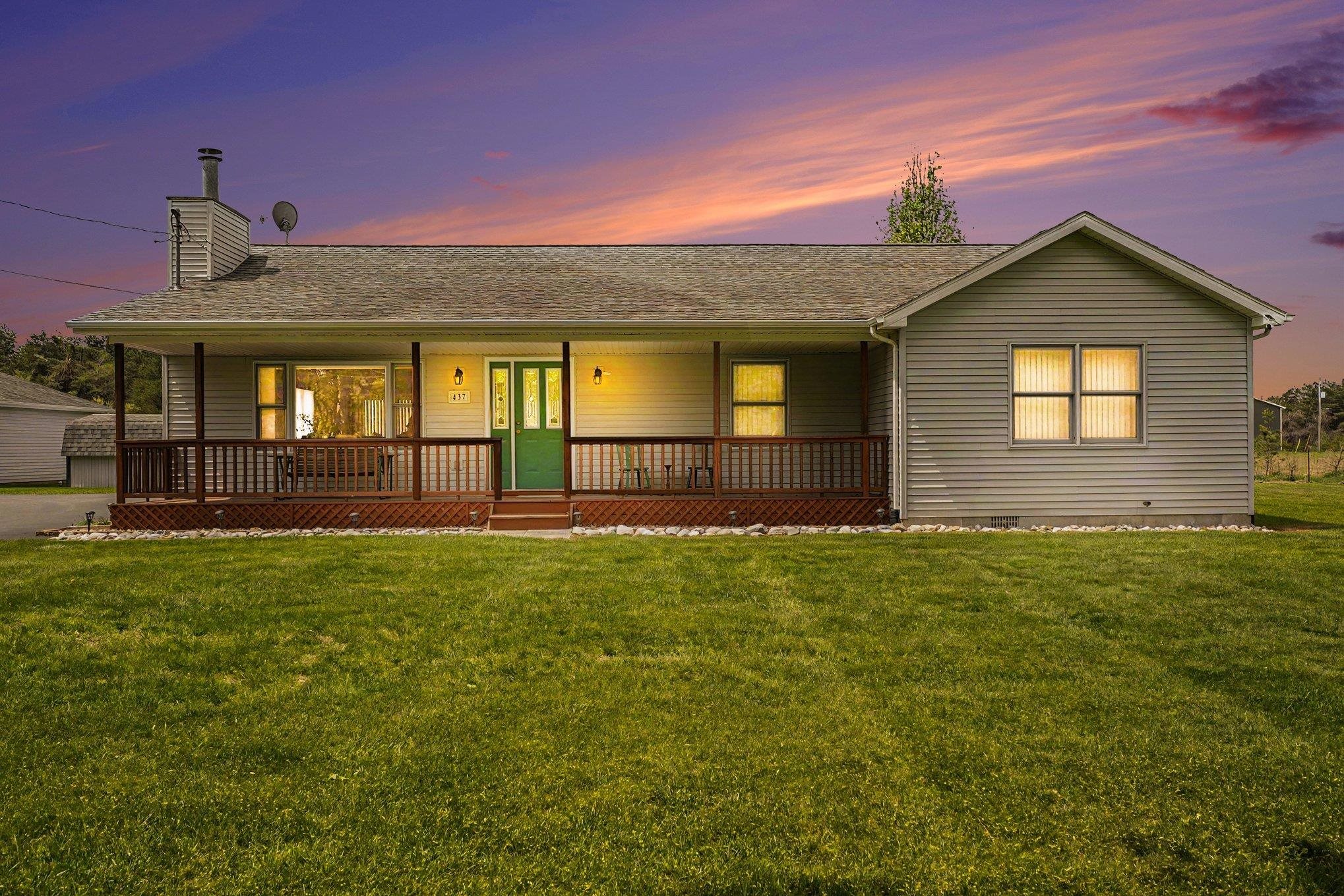 437 4th Street Property Photo 1