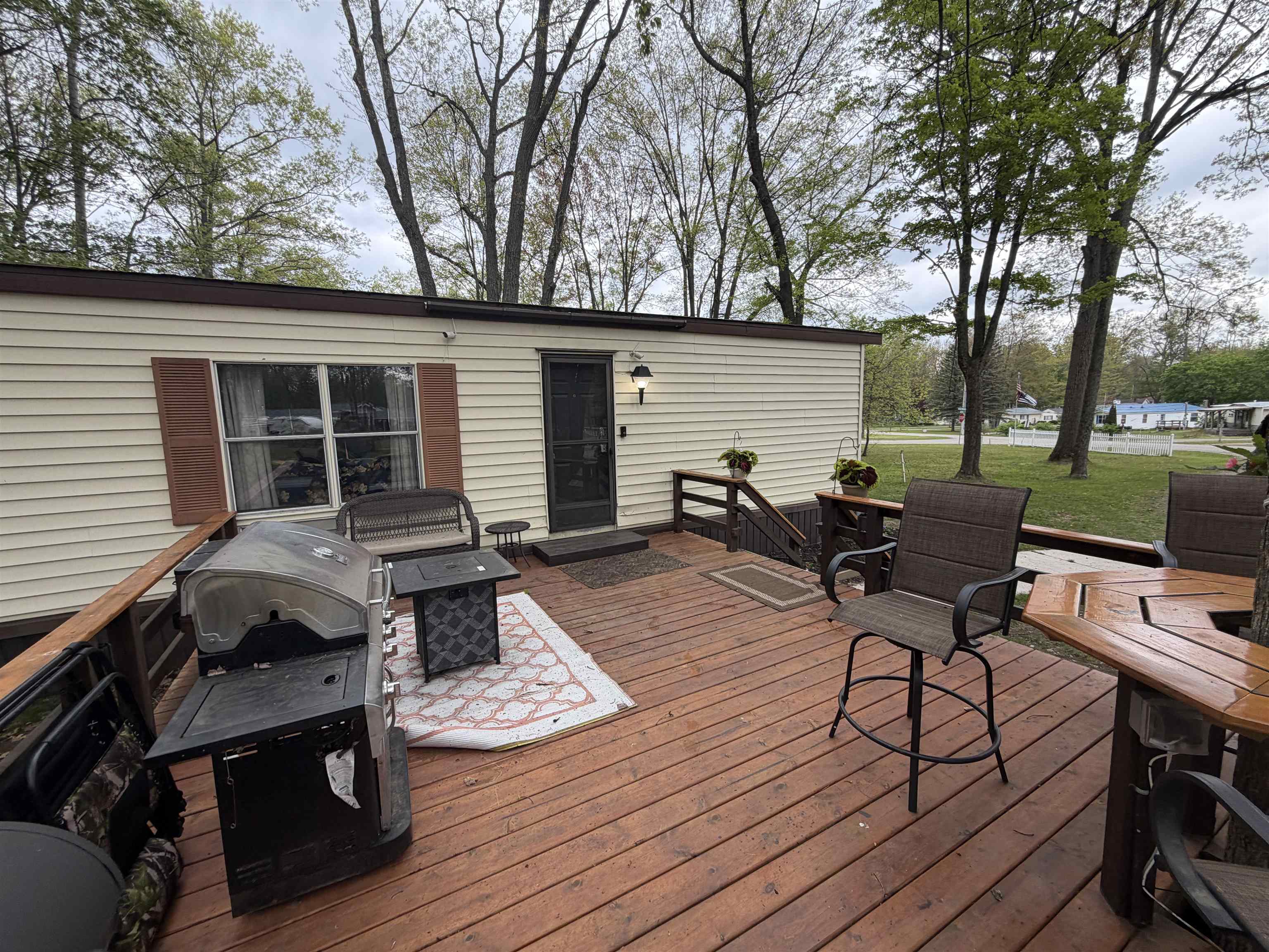 2245 Edgewood Property Photo 4