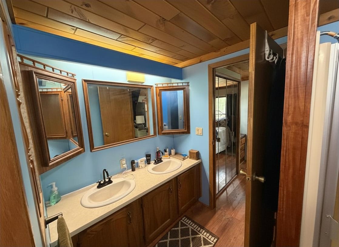 2245 Edgewood Property Photo 11