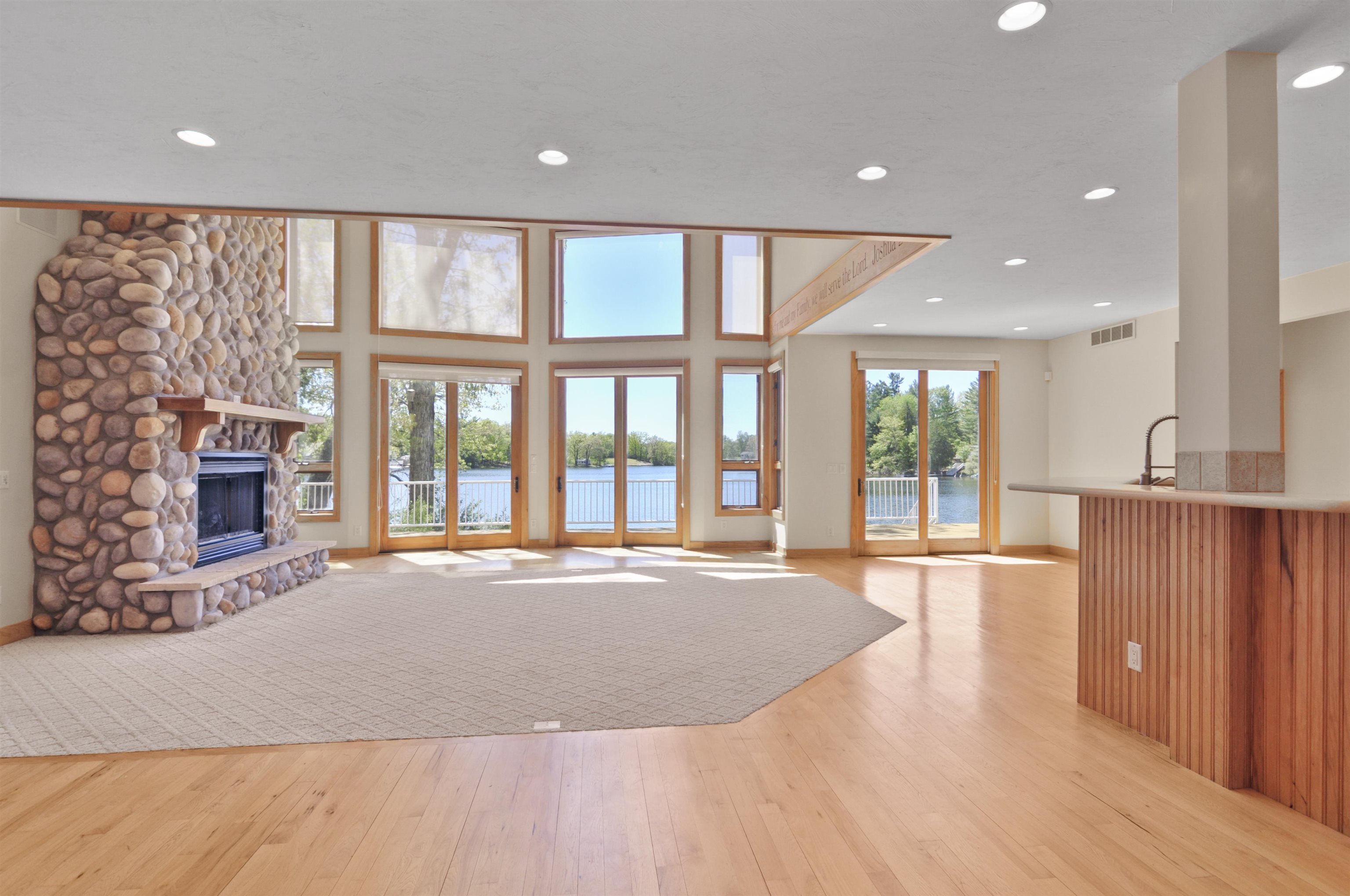 8885 W Isle Drive Property Photo 3